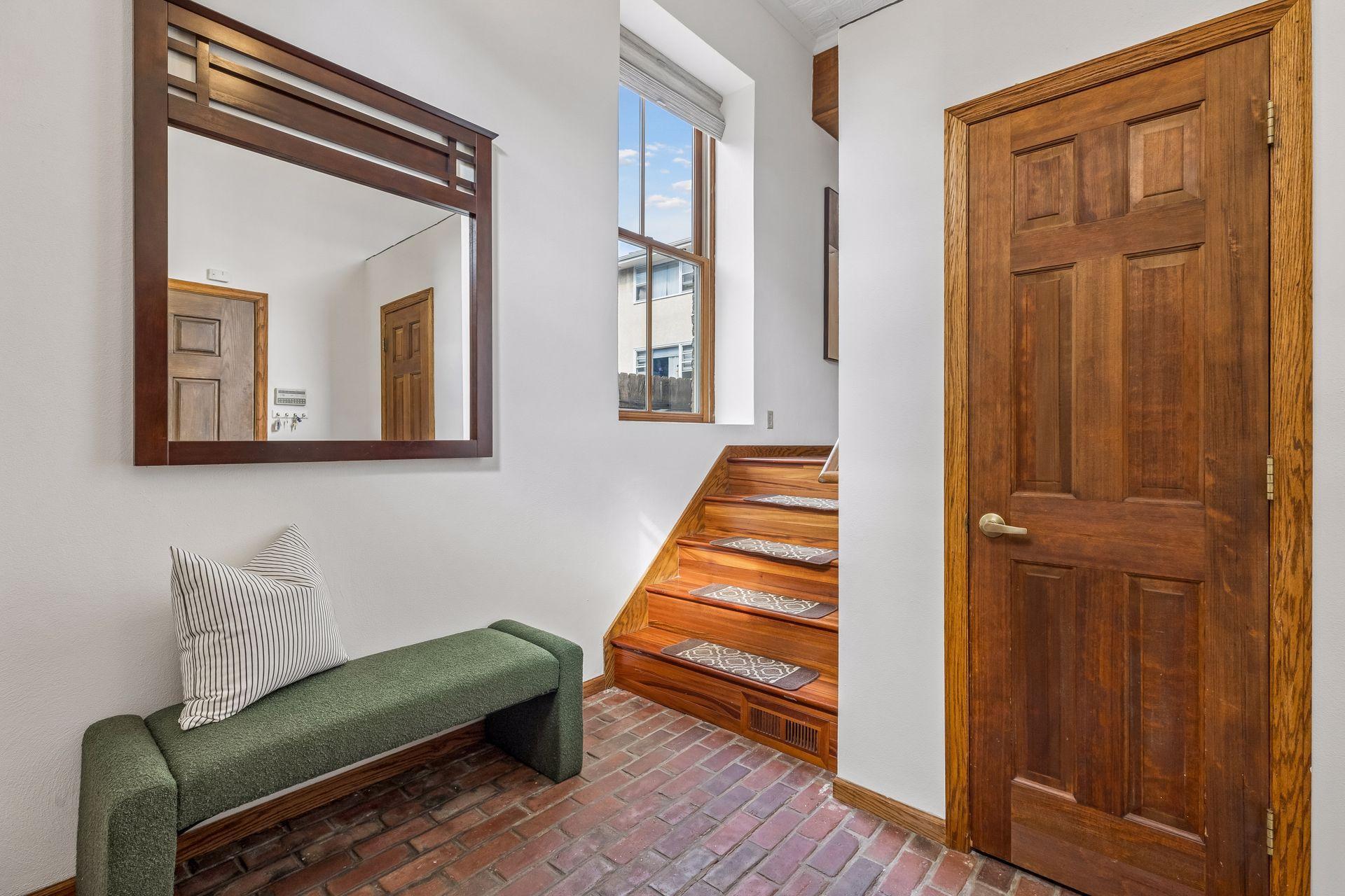 3524 Hennepin Avenue Unit: 4