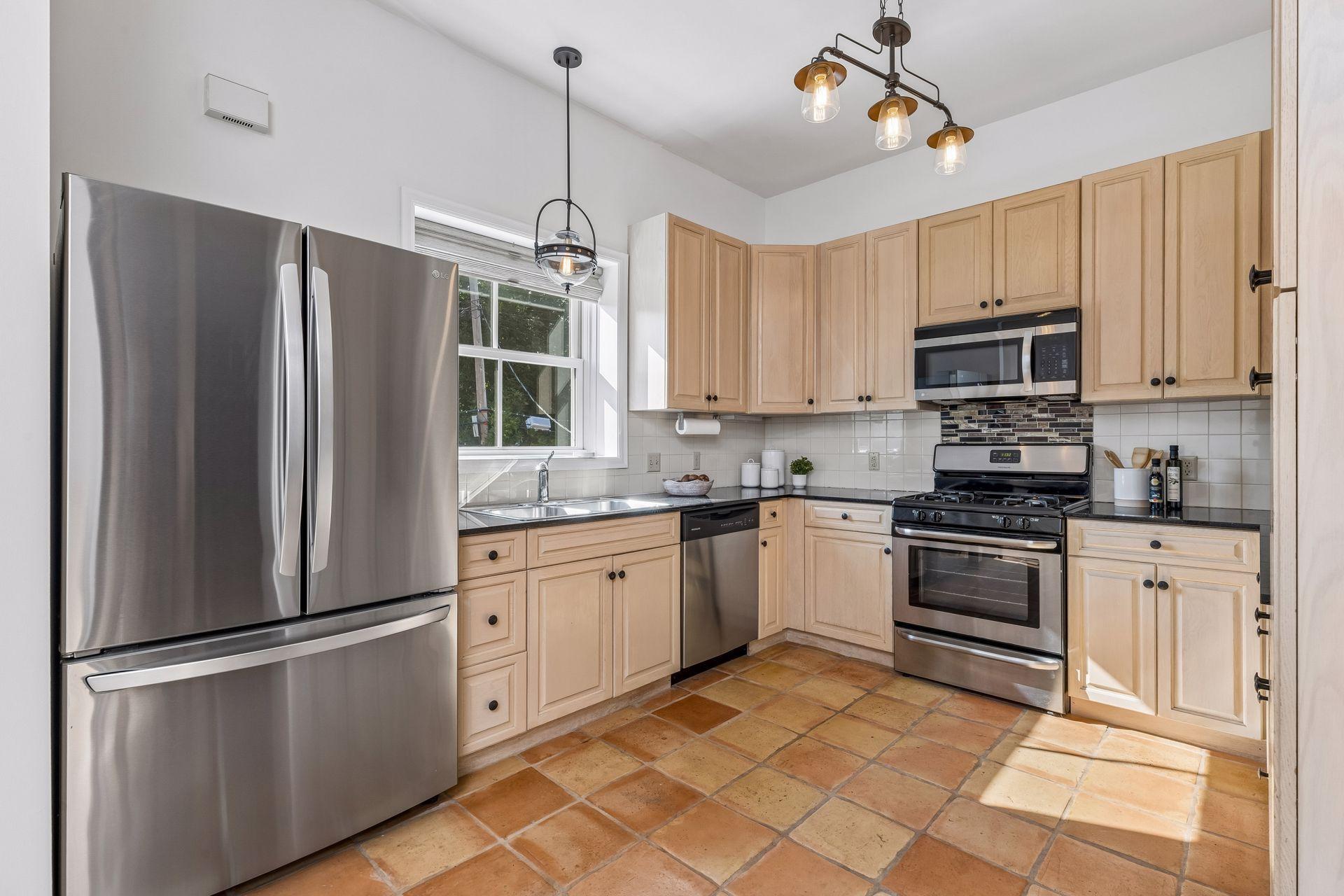 3524 Hennepin Avenue Unit: 4