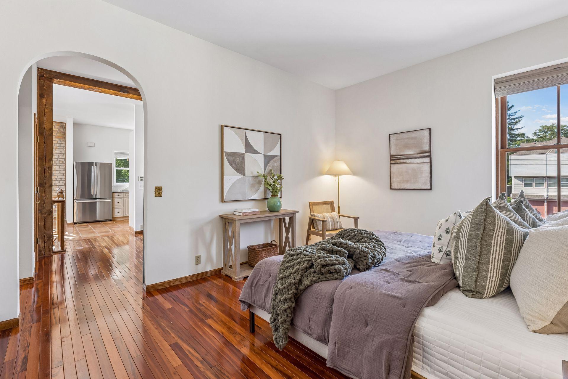 3524 Hennepin Avenue Unit: 4