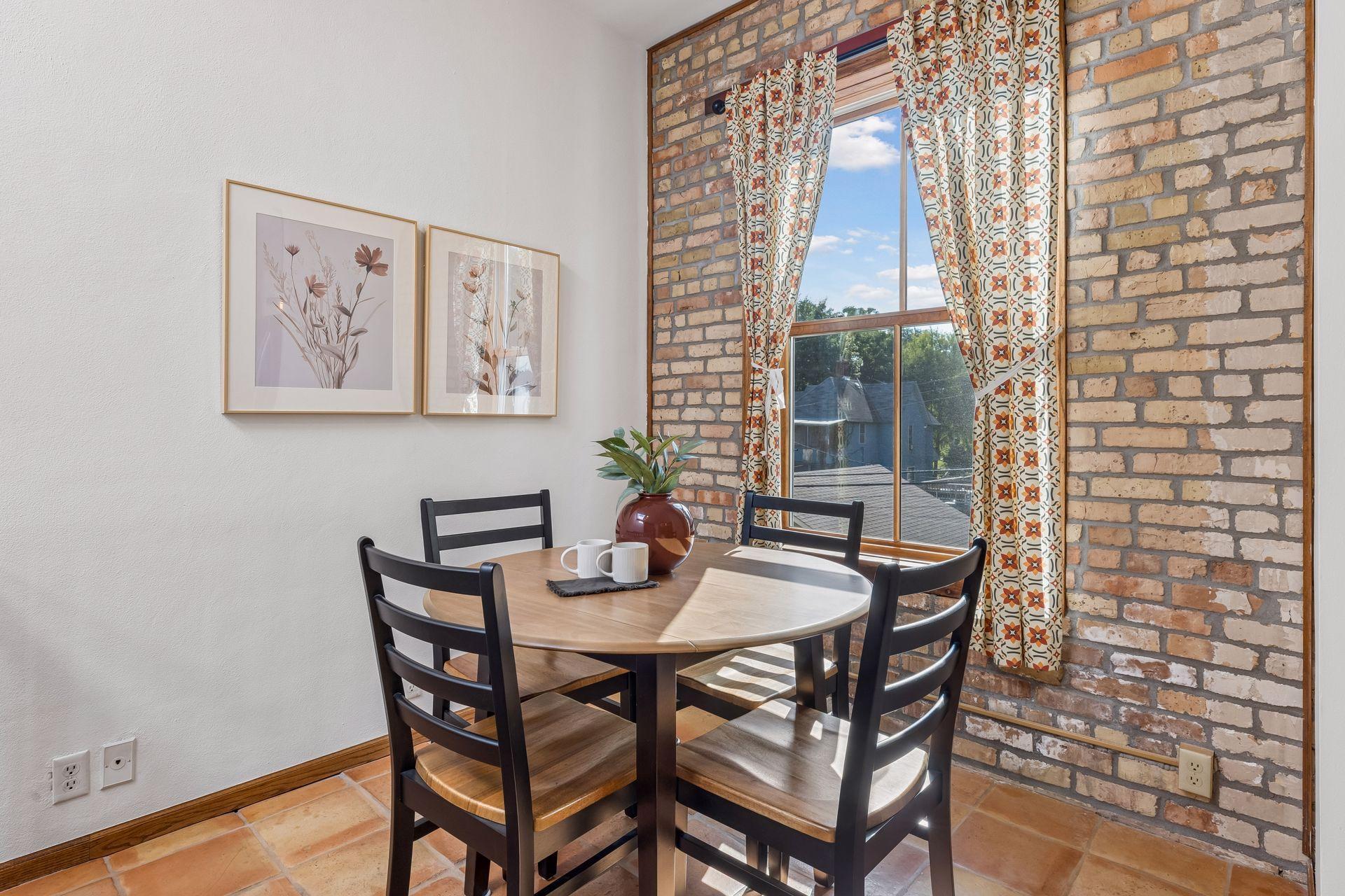 3524 Hennepin Avenue Unit: 4