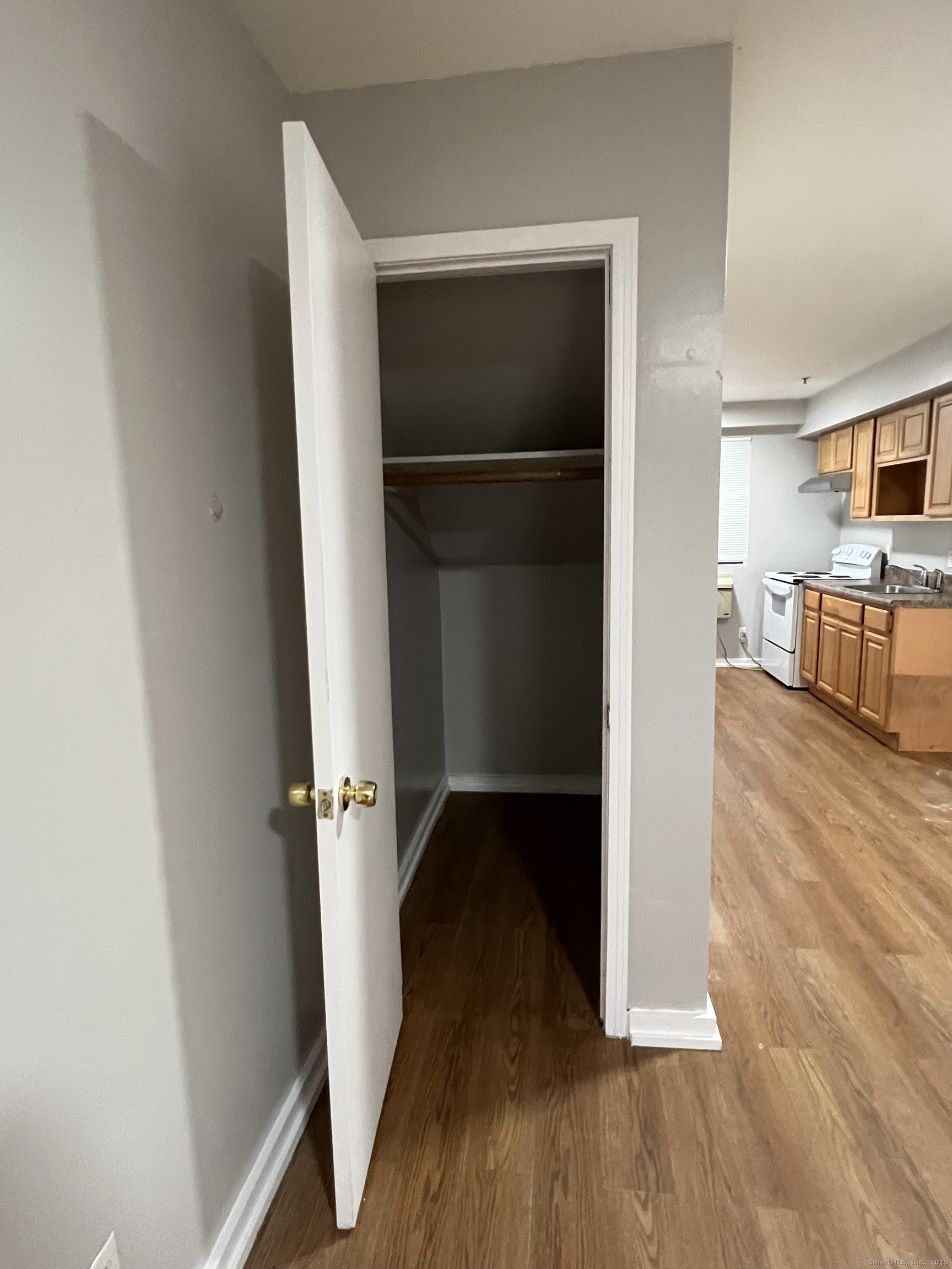 385 Putnam Avenue 35