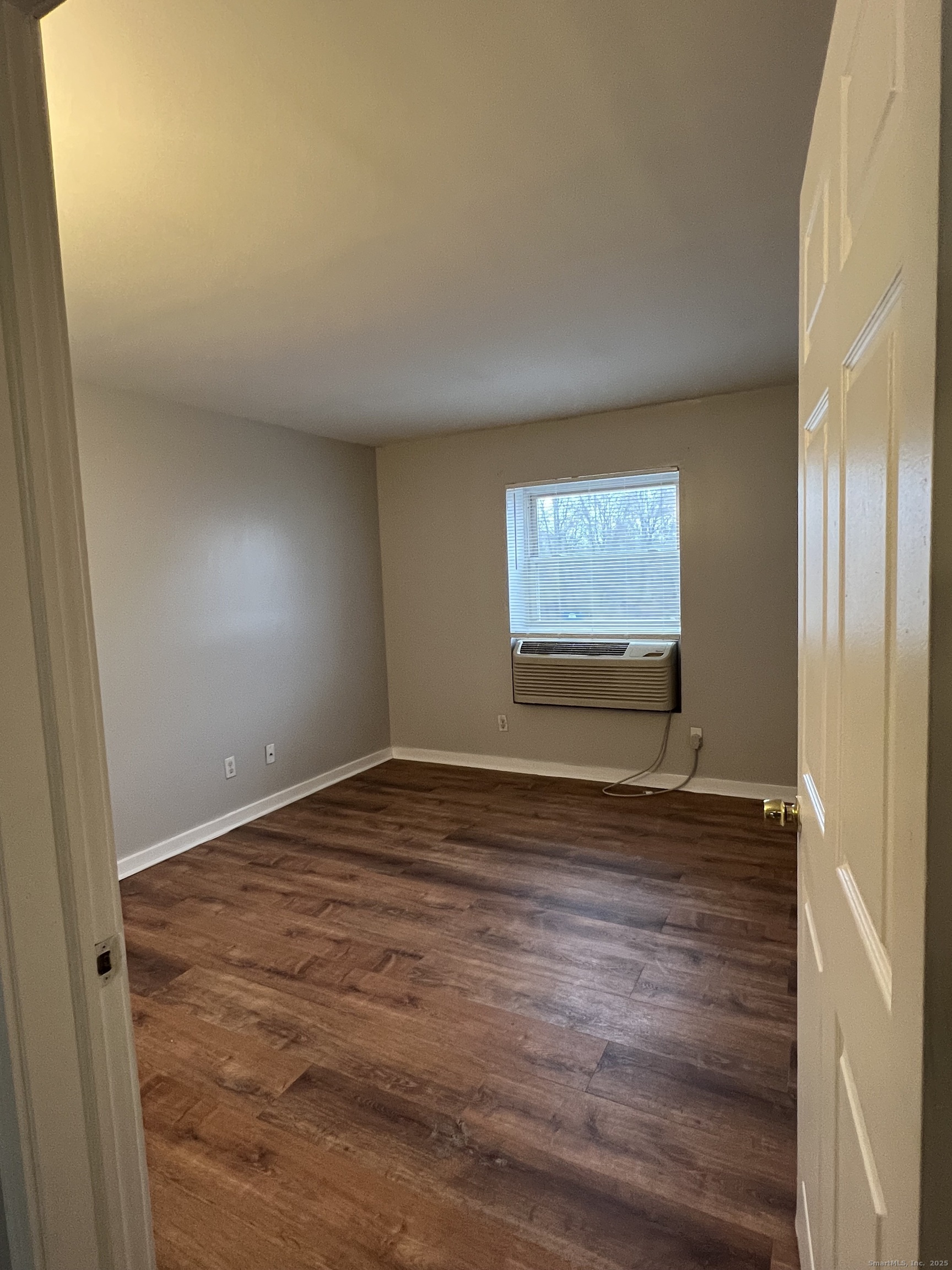 385 Putnam Avenue 35