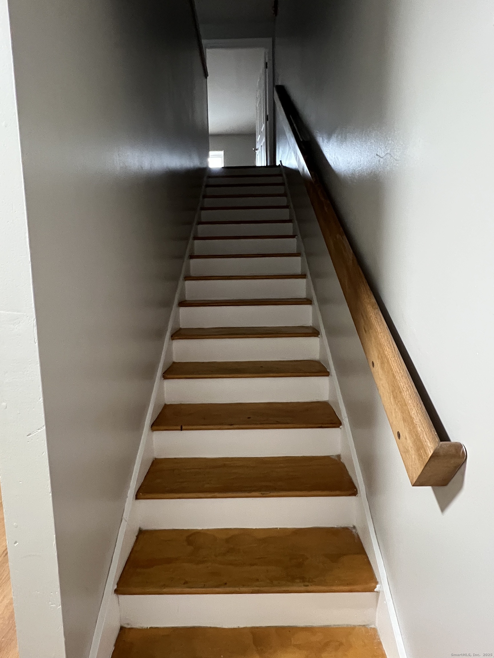 385 Putnam Avenue 35