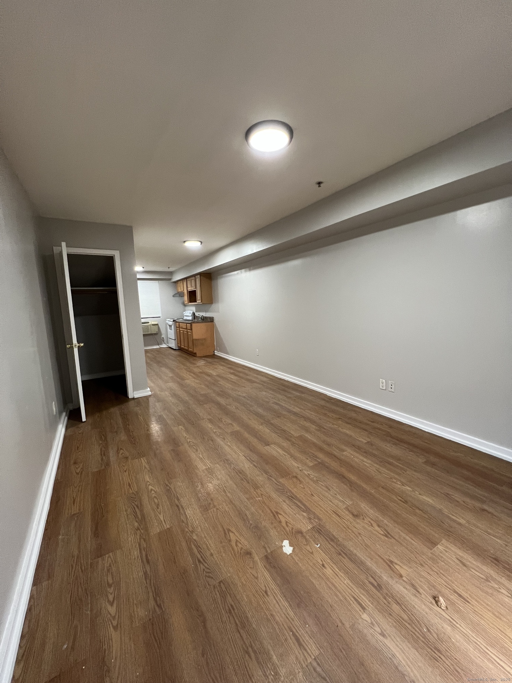 385 Putnam Avenue 35