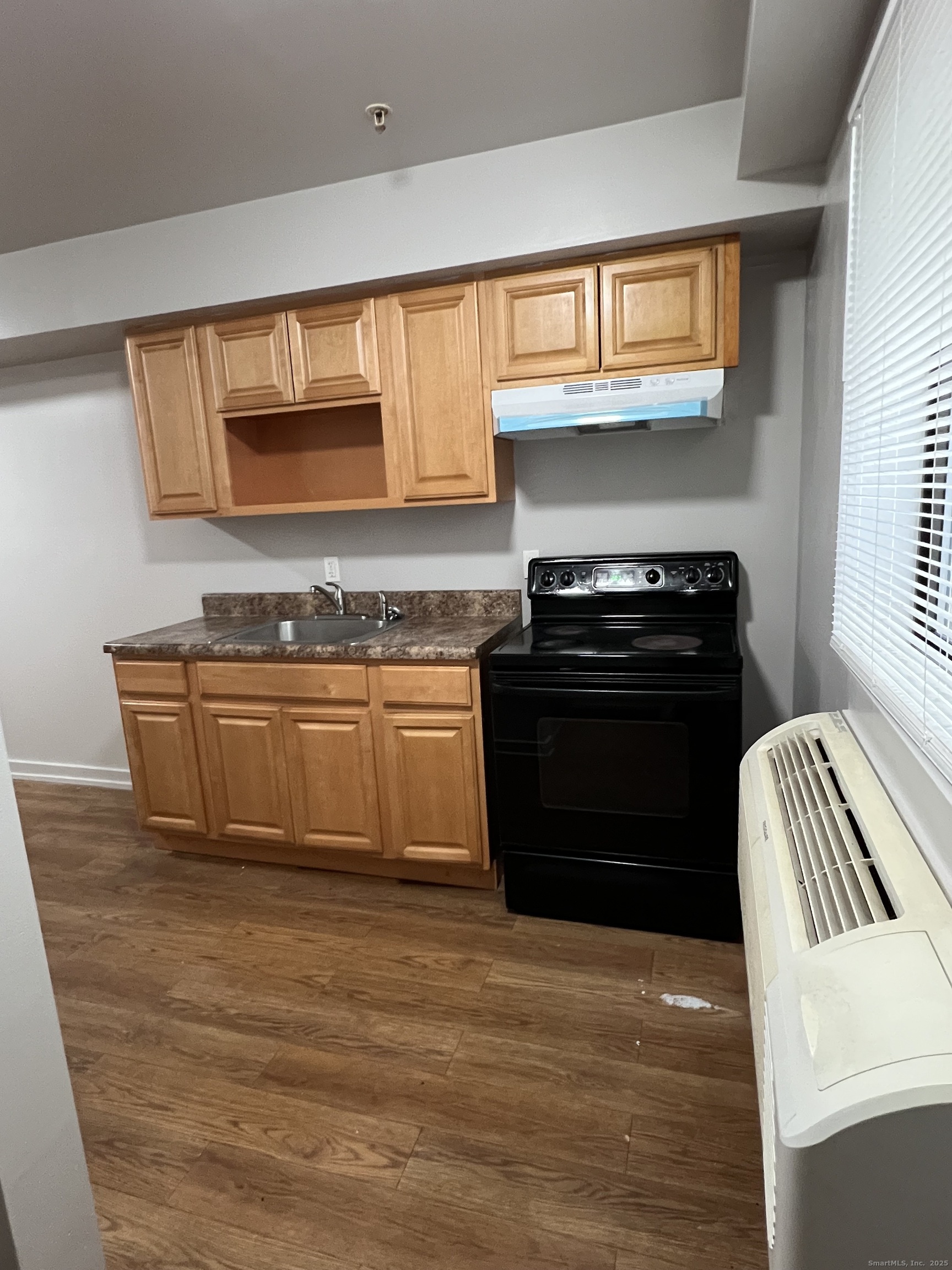 385 Putnam Avenue 38