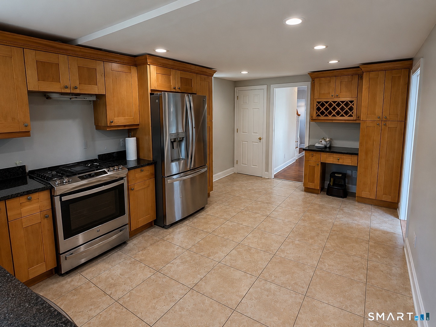 560 Old Town Road