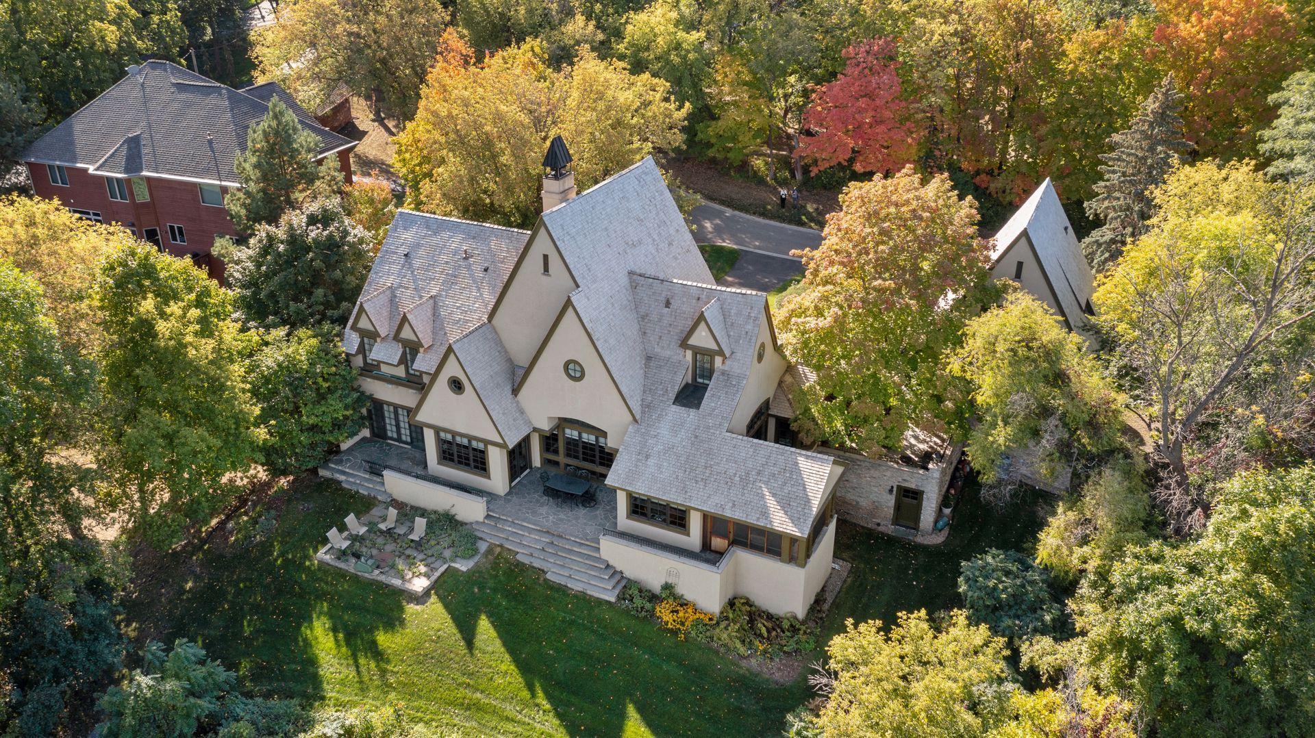 1074 Wildhurst Trail
