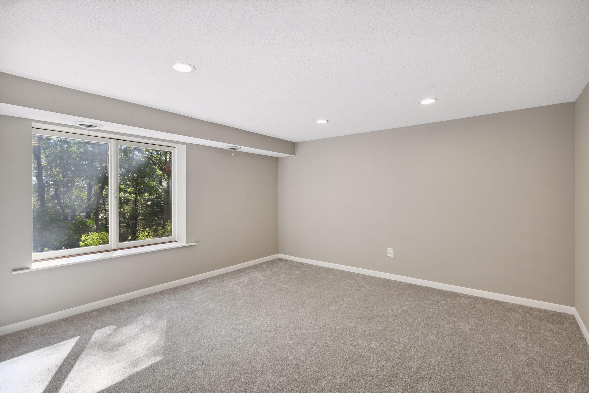 15221 Lynn Terrace