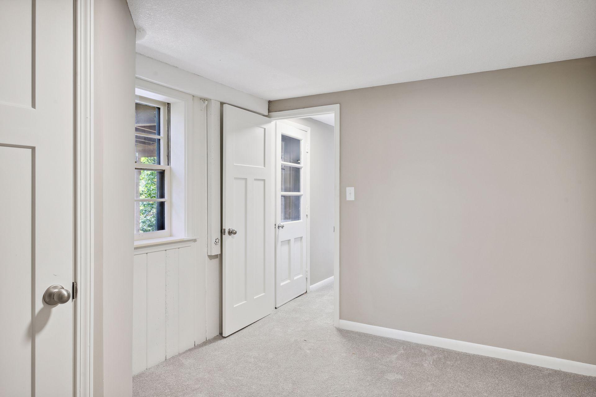 15221 Lynn Terrace