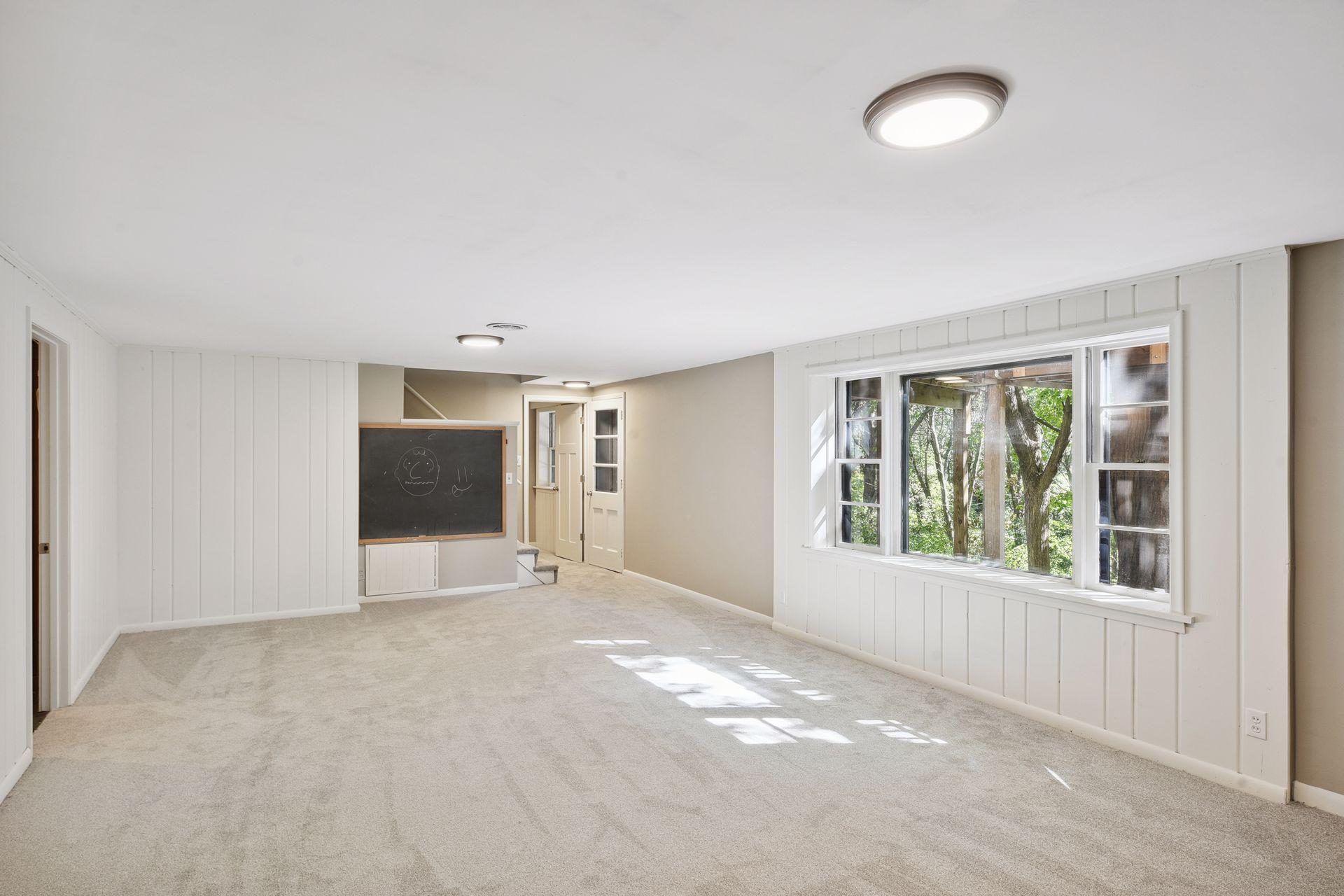 15221 Lynn Terrace