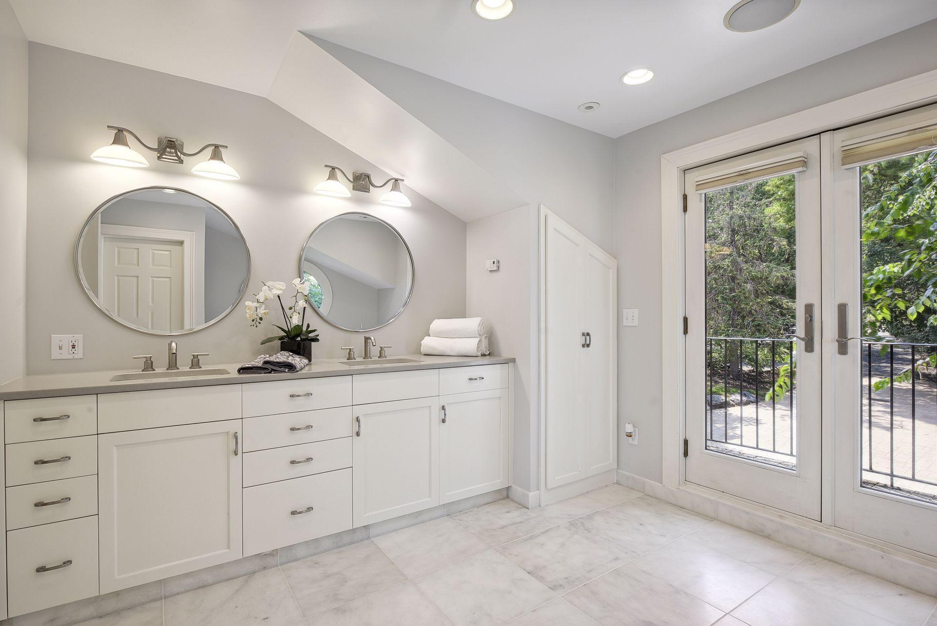 3229 Casco Circle