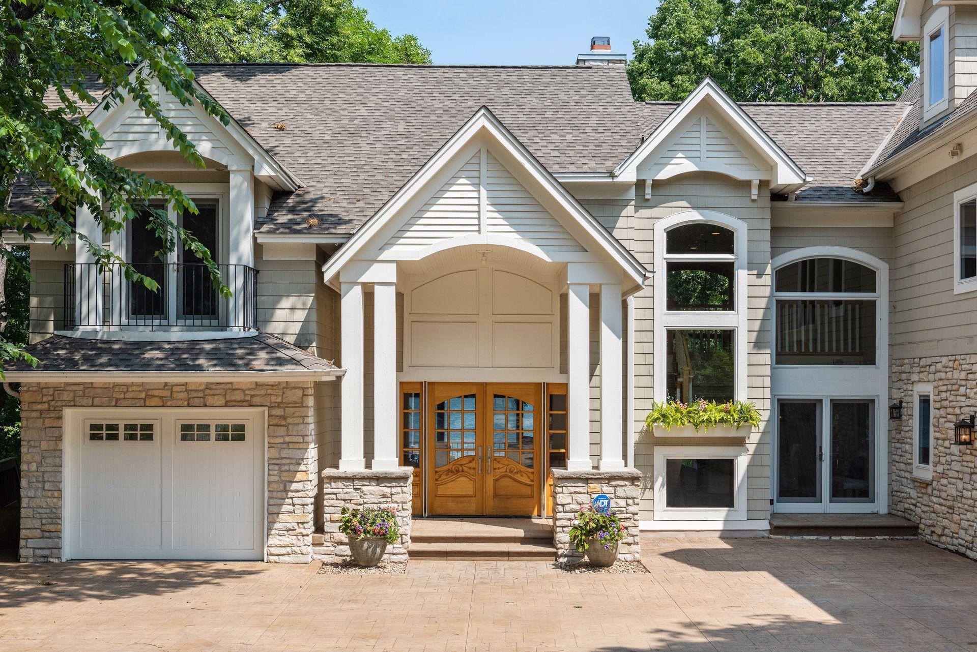 3229 Casco Circle