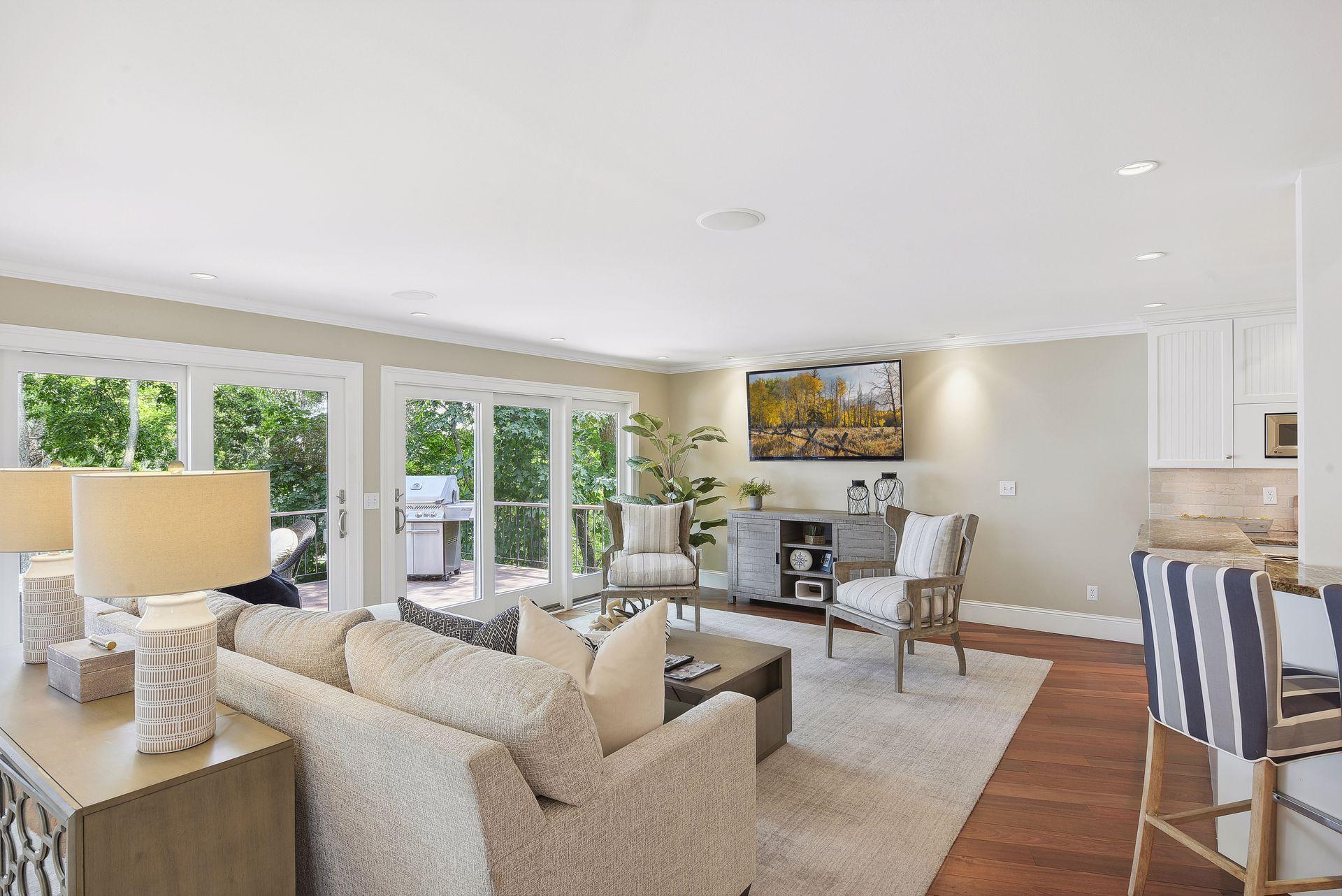 3229 Casco Circle
