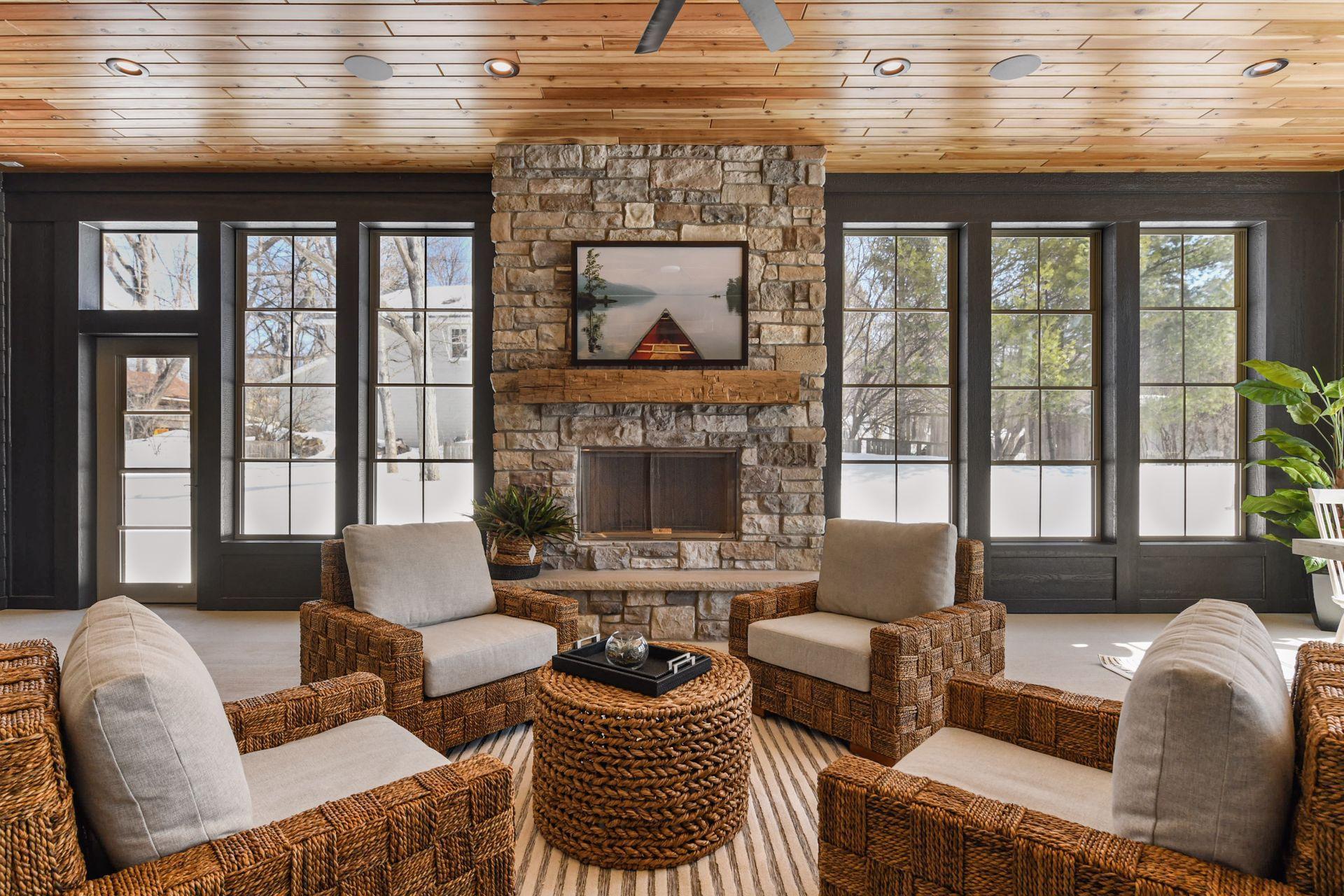 3615 Montgomerie Avenue