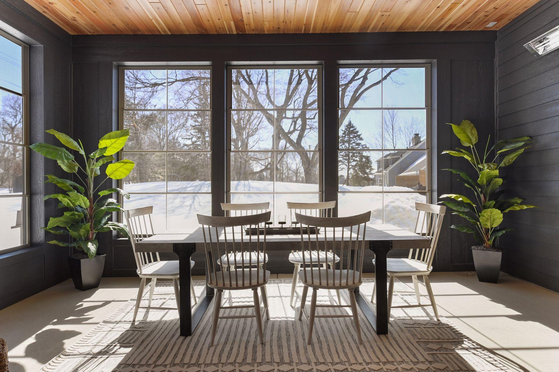 3615 Montgomerie Avenue