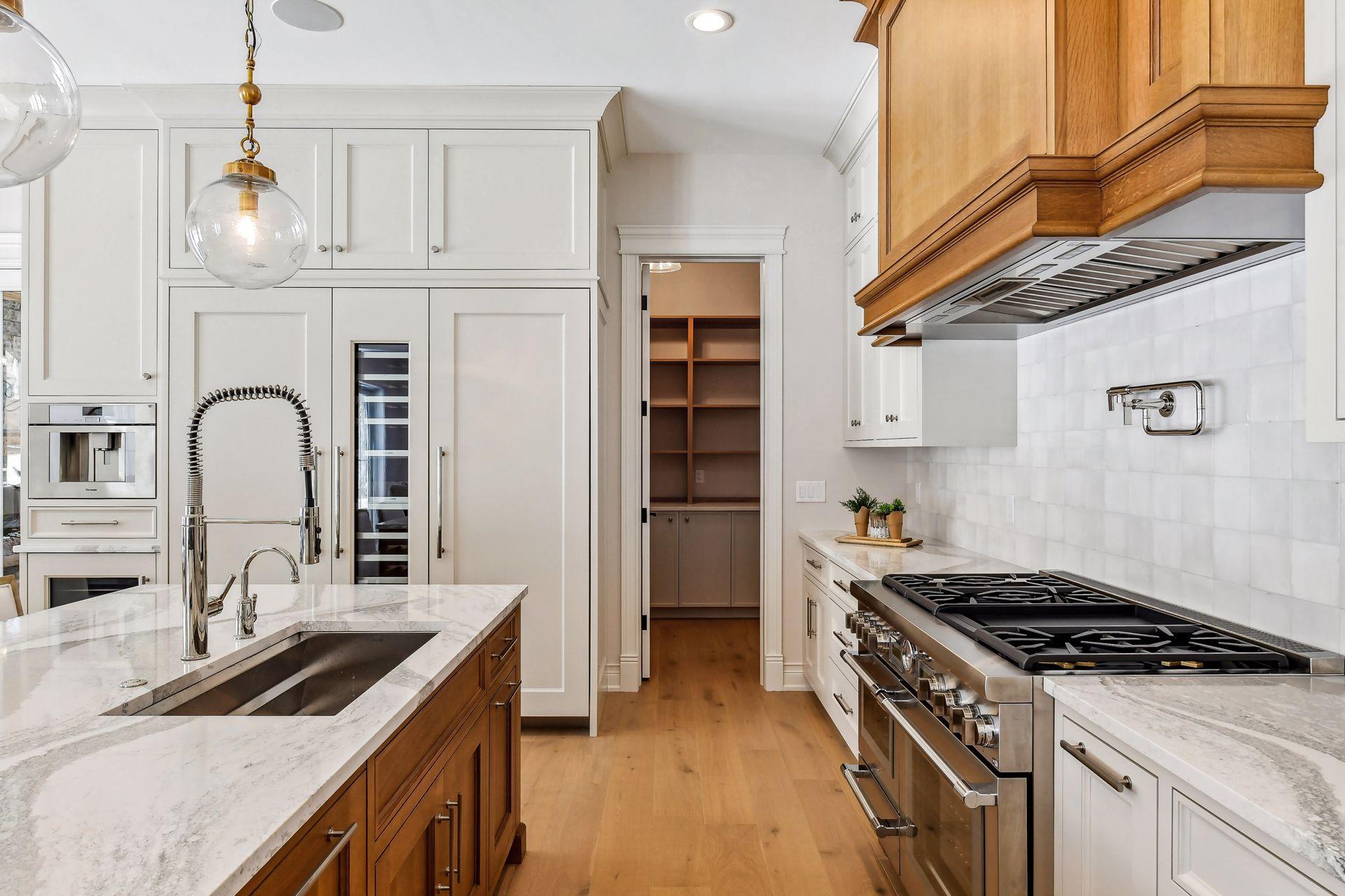 3615 Montgomerie Avenue