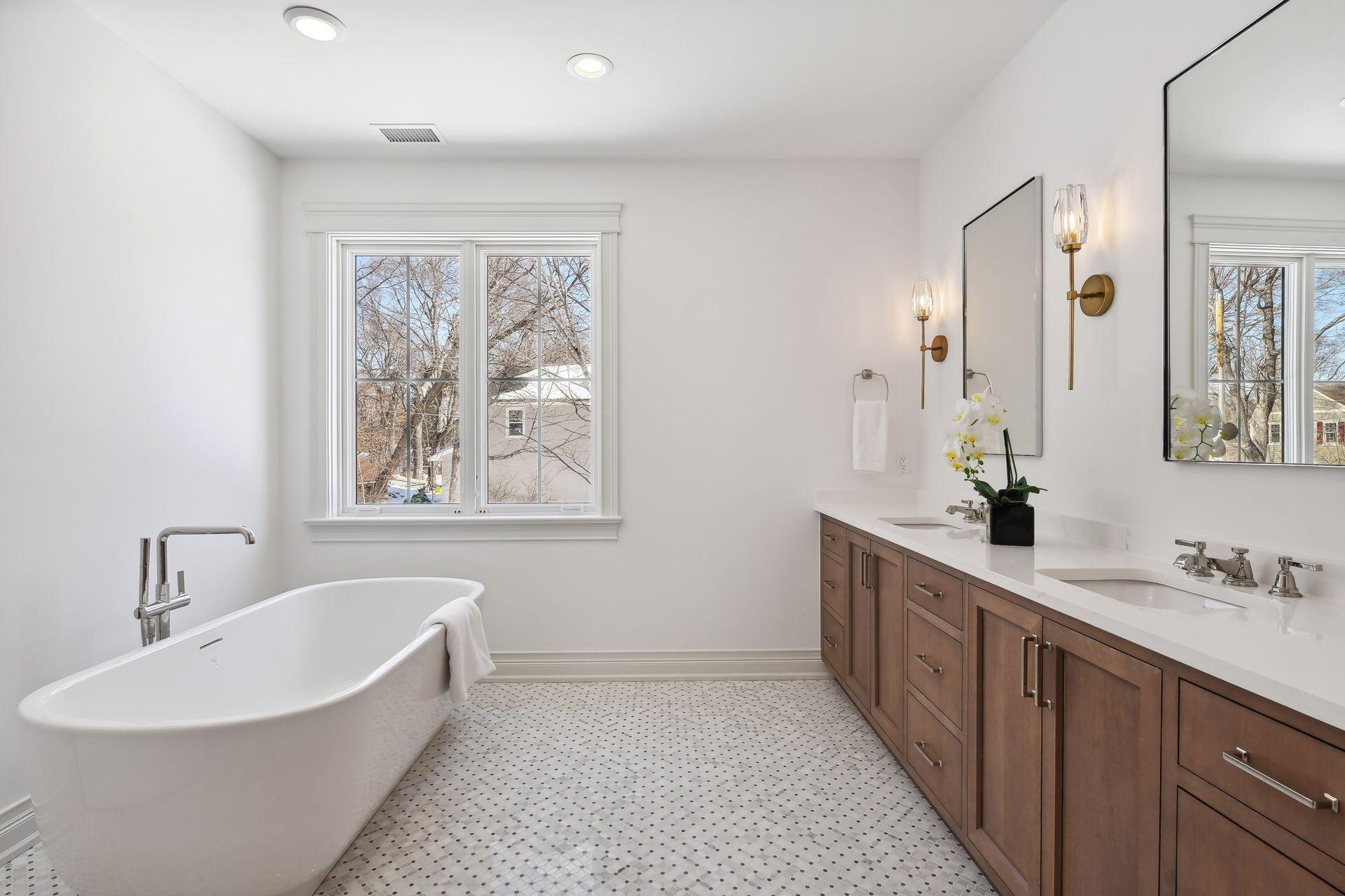 3615 Montgomerie Avenue