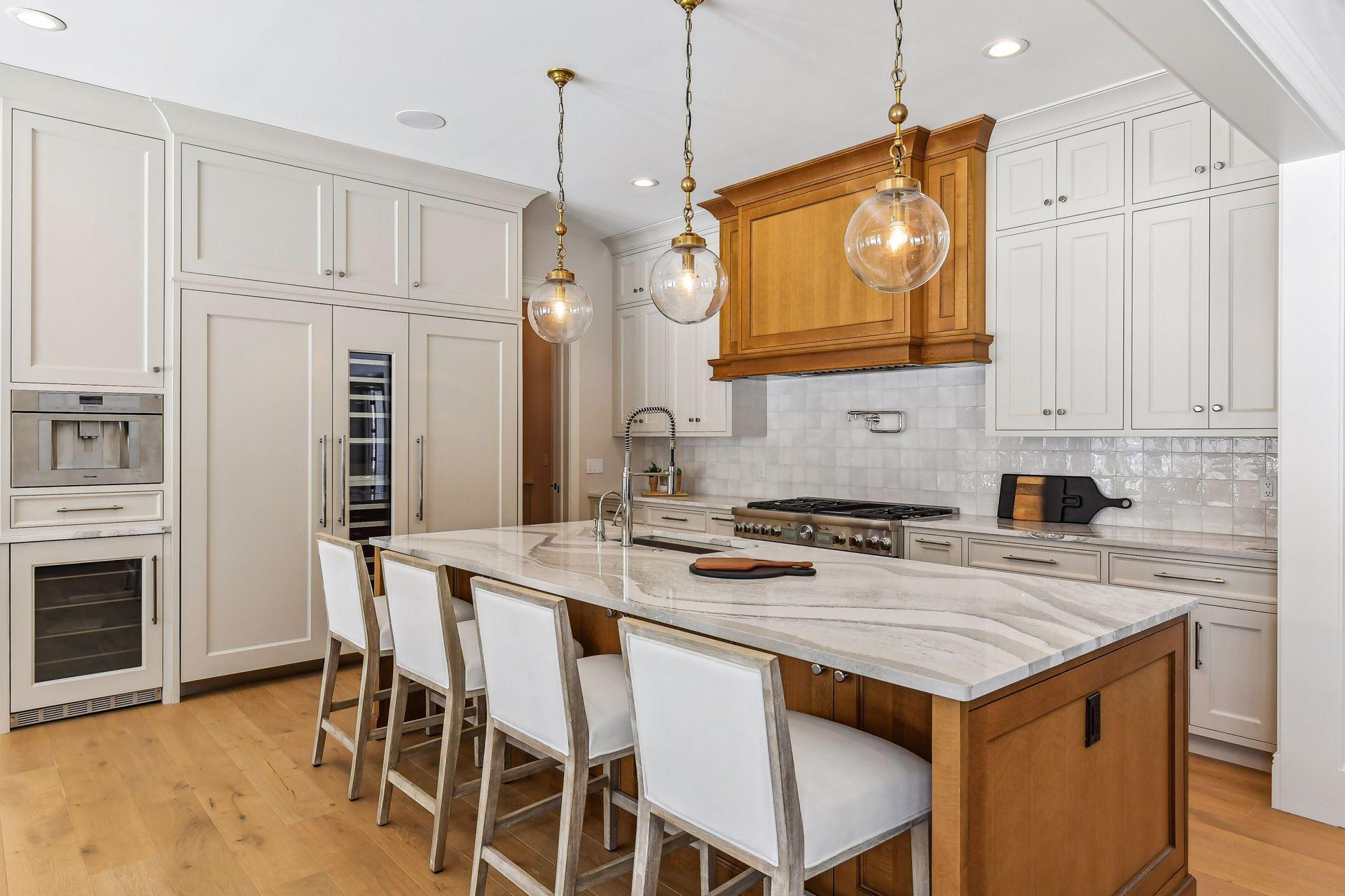 3615 Montgomerie Avenue