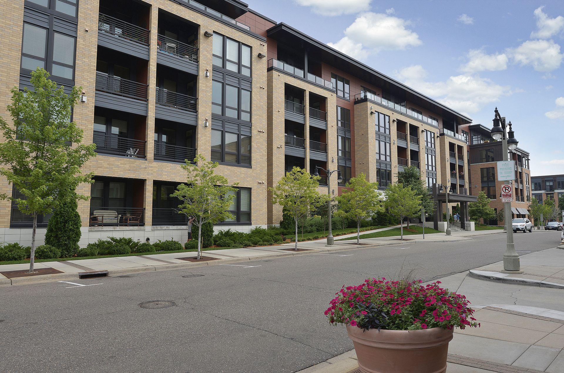4730 Park Commons Drive Unit: 517