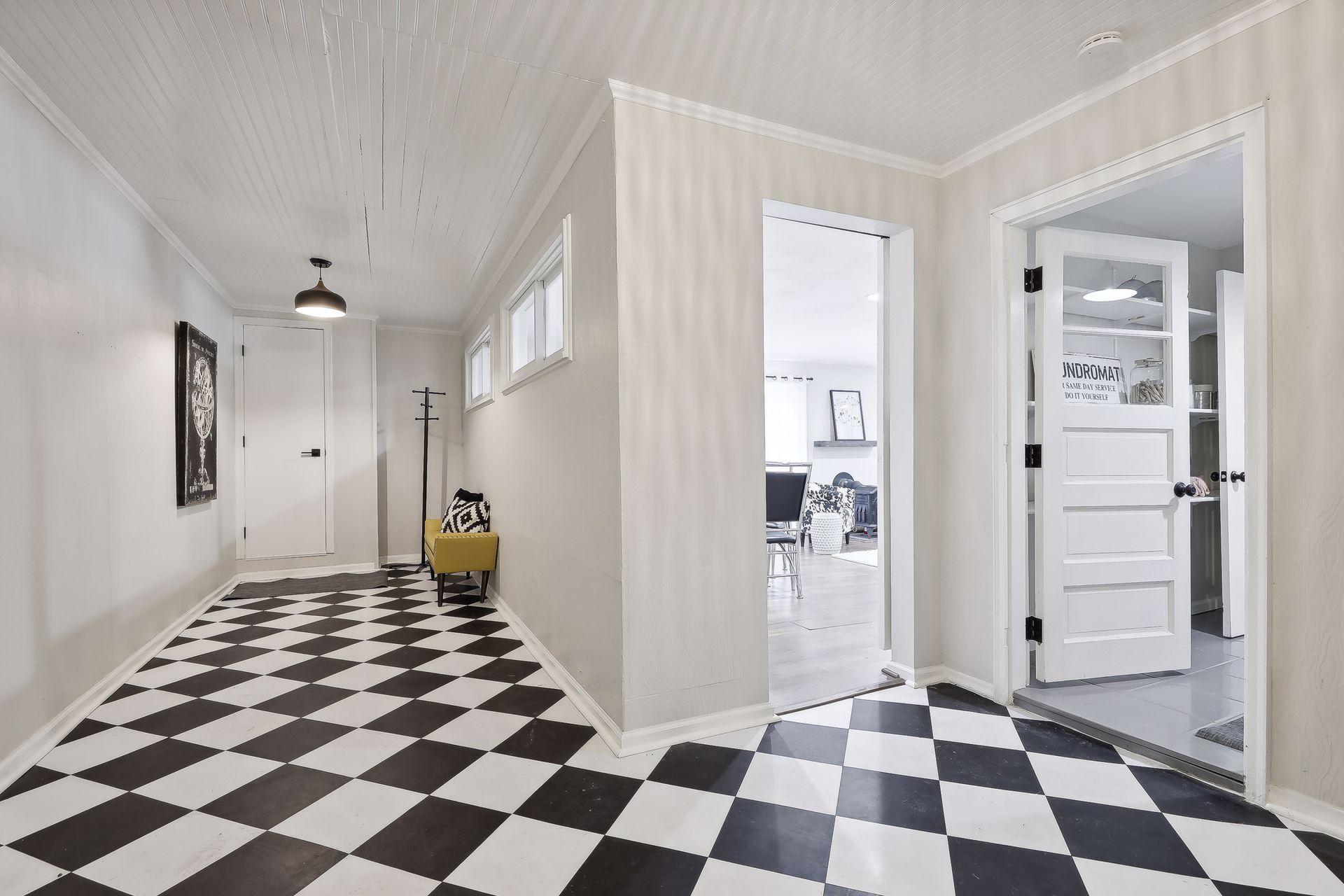 1118 Saint Paul Avenue