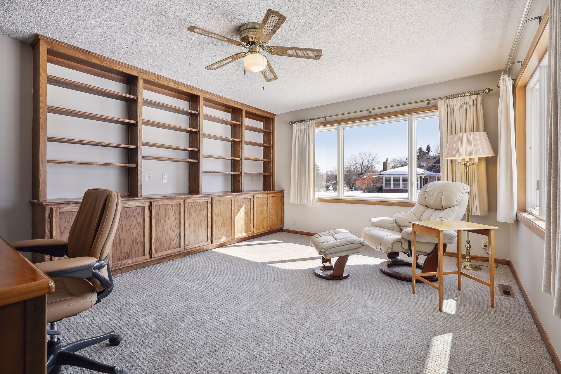 2005 Fountain Lane N