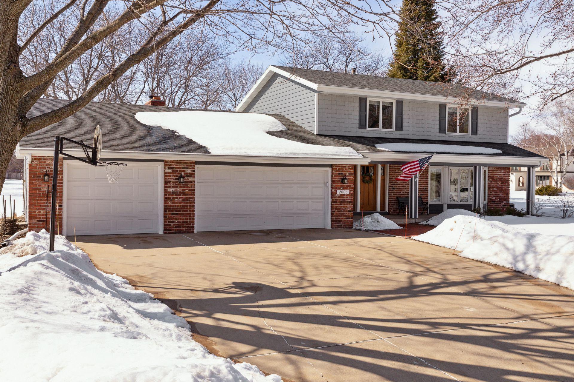 2005 Fountain Lane N