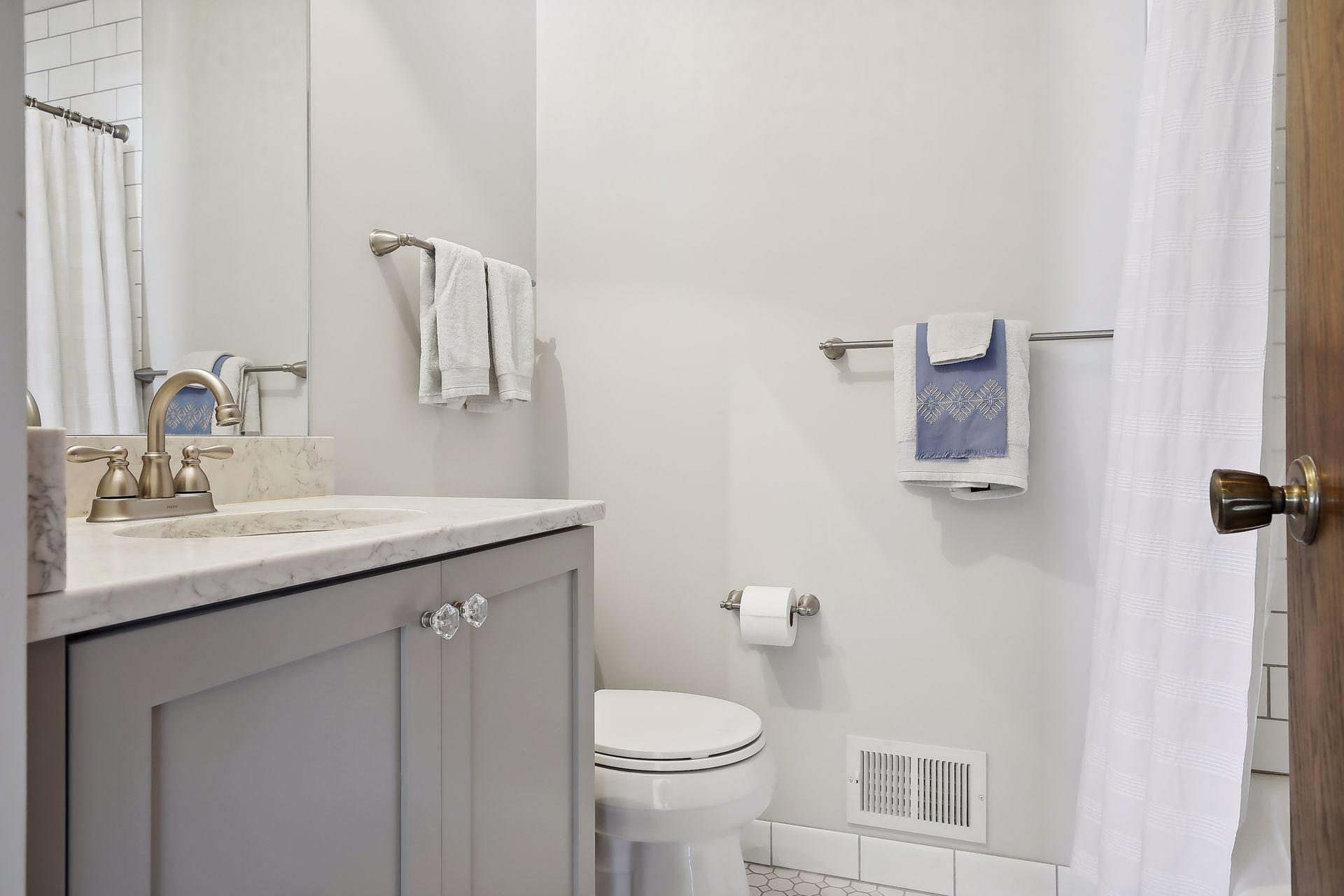 2005 Fountain Lane N