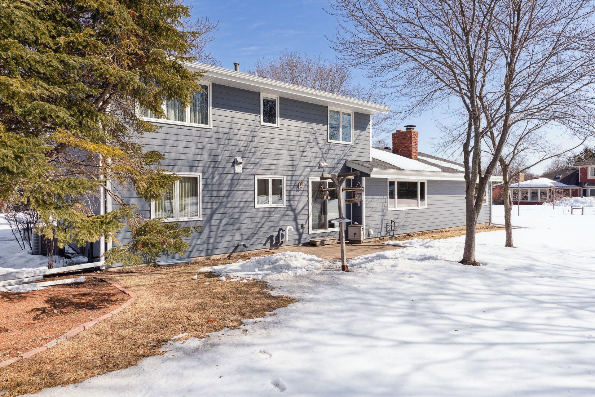 2005 Fountain Lane N