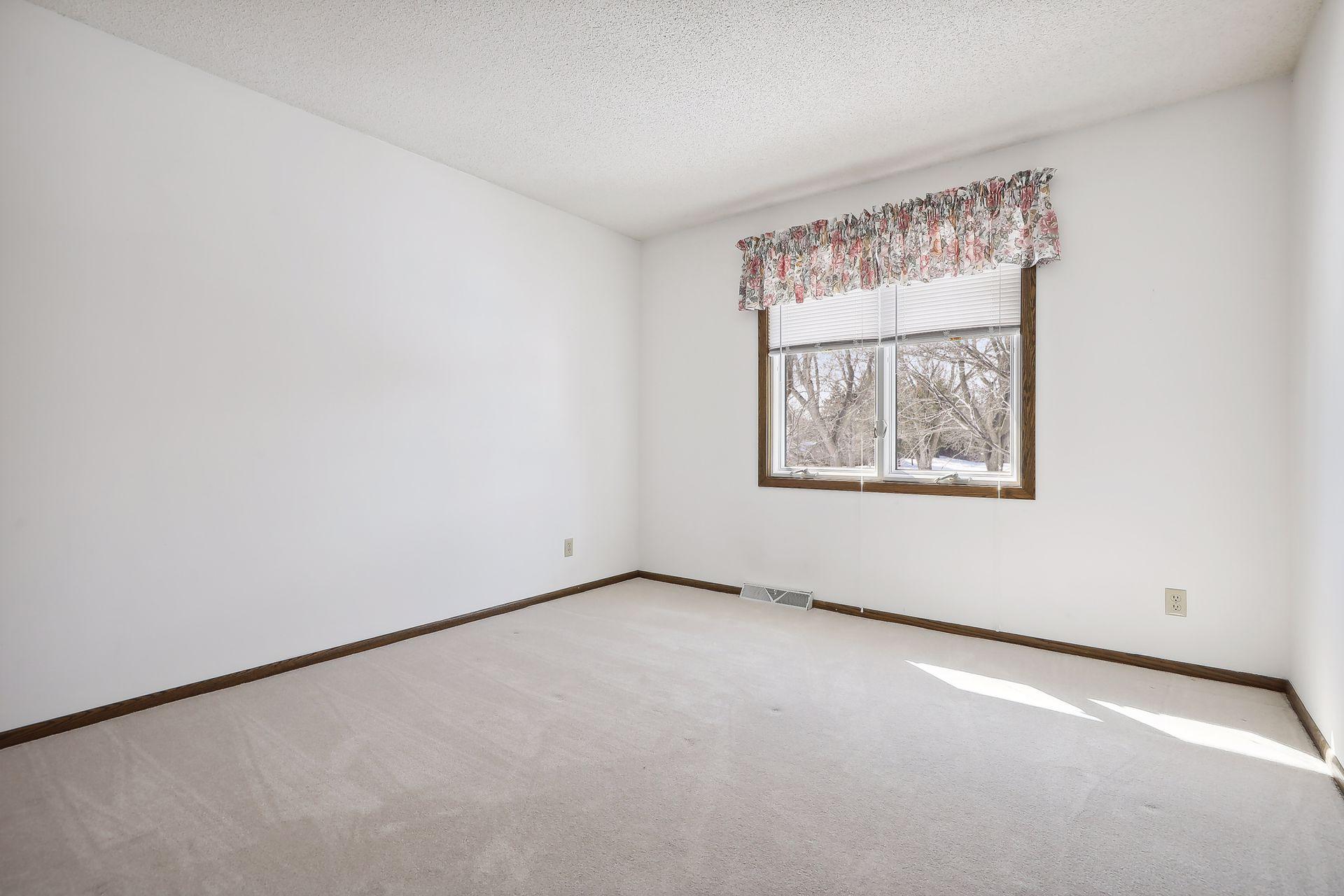 2005 Fountain Lane N