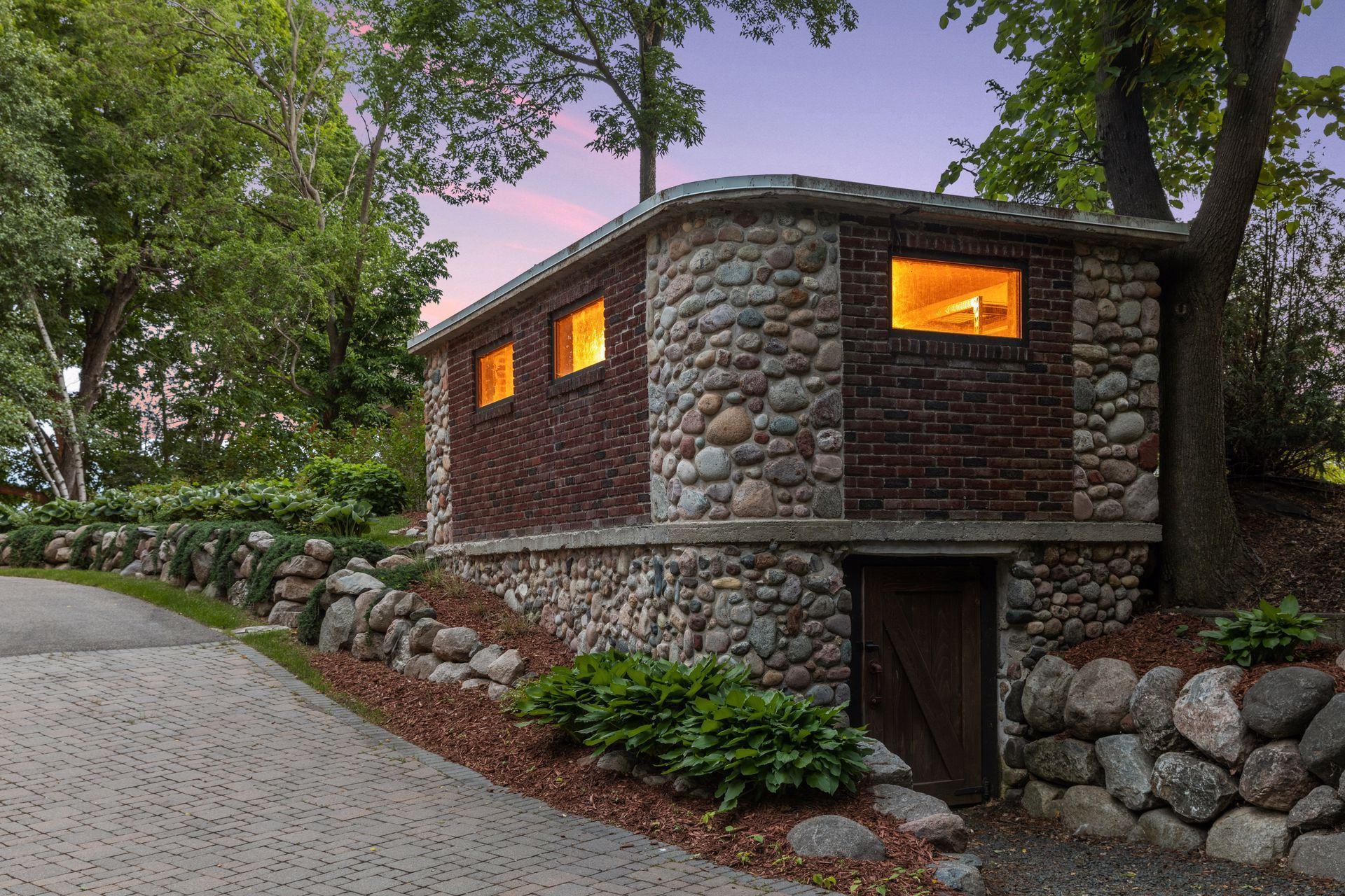 2462 Lafayette Road