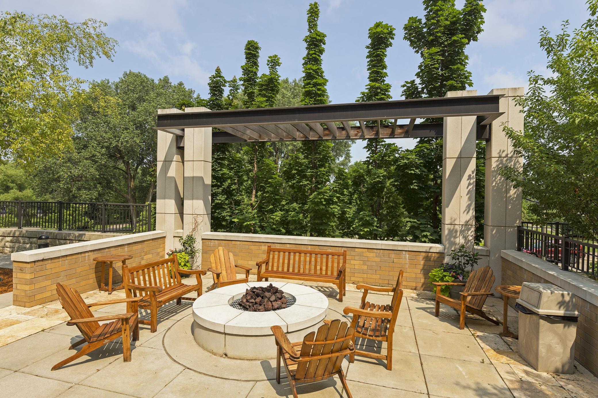 4525 Park Commons Drive Unit: 200