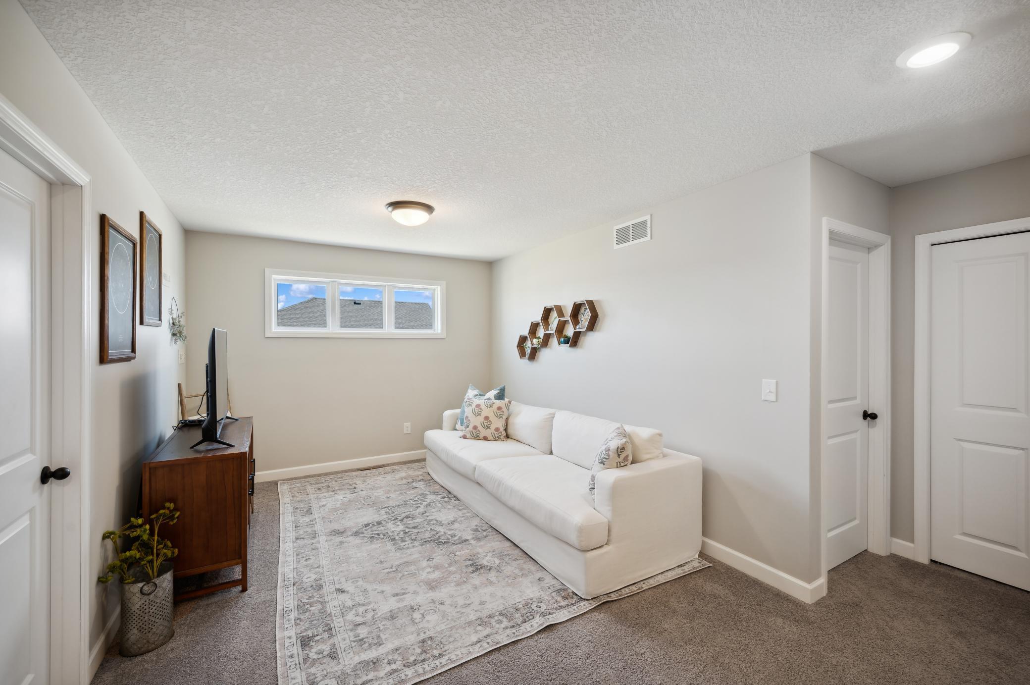 364 Franklin Avenue W