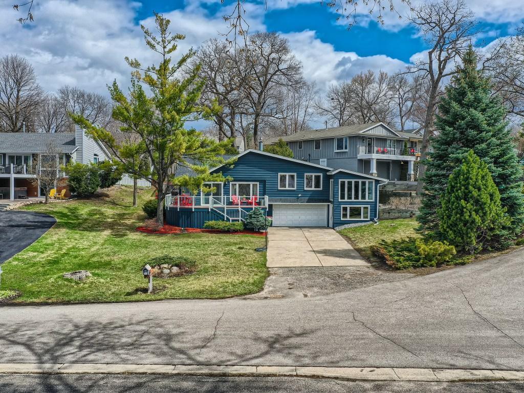 2600 E Medicine Lake Boulevard