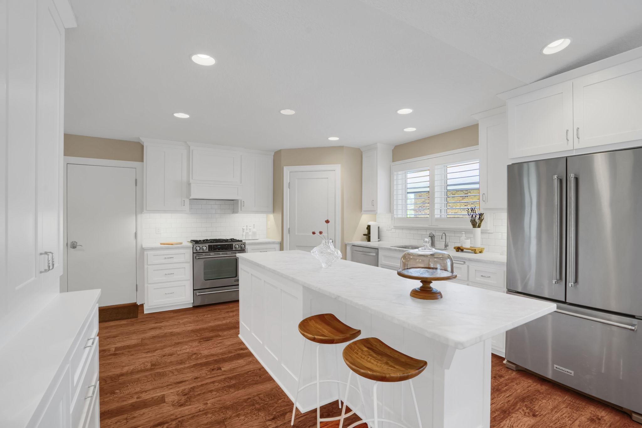 24 Jewel Lane N