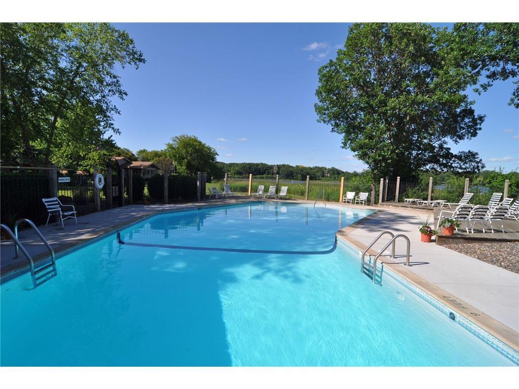 24 Jewel Lane N