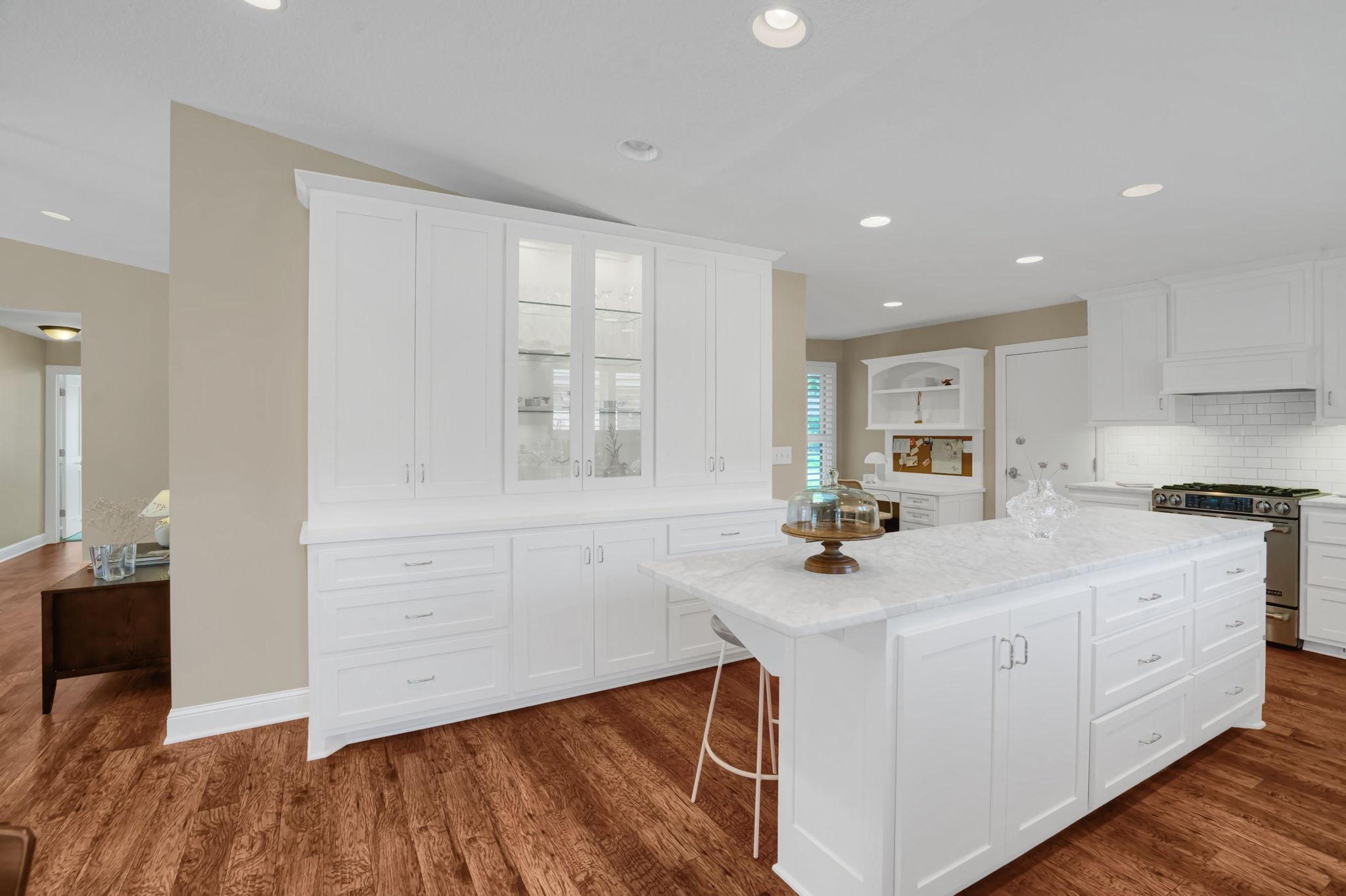24 Jewel Lane N