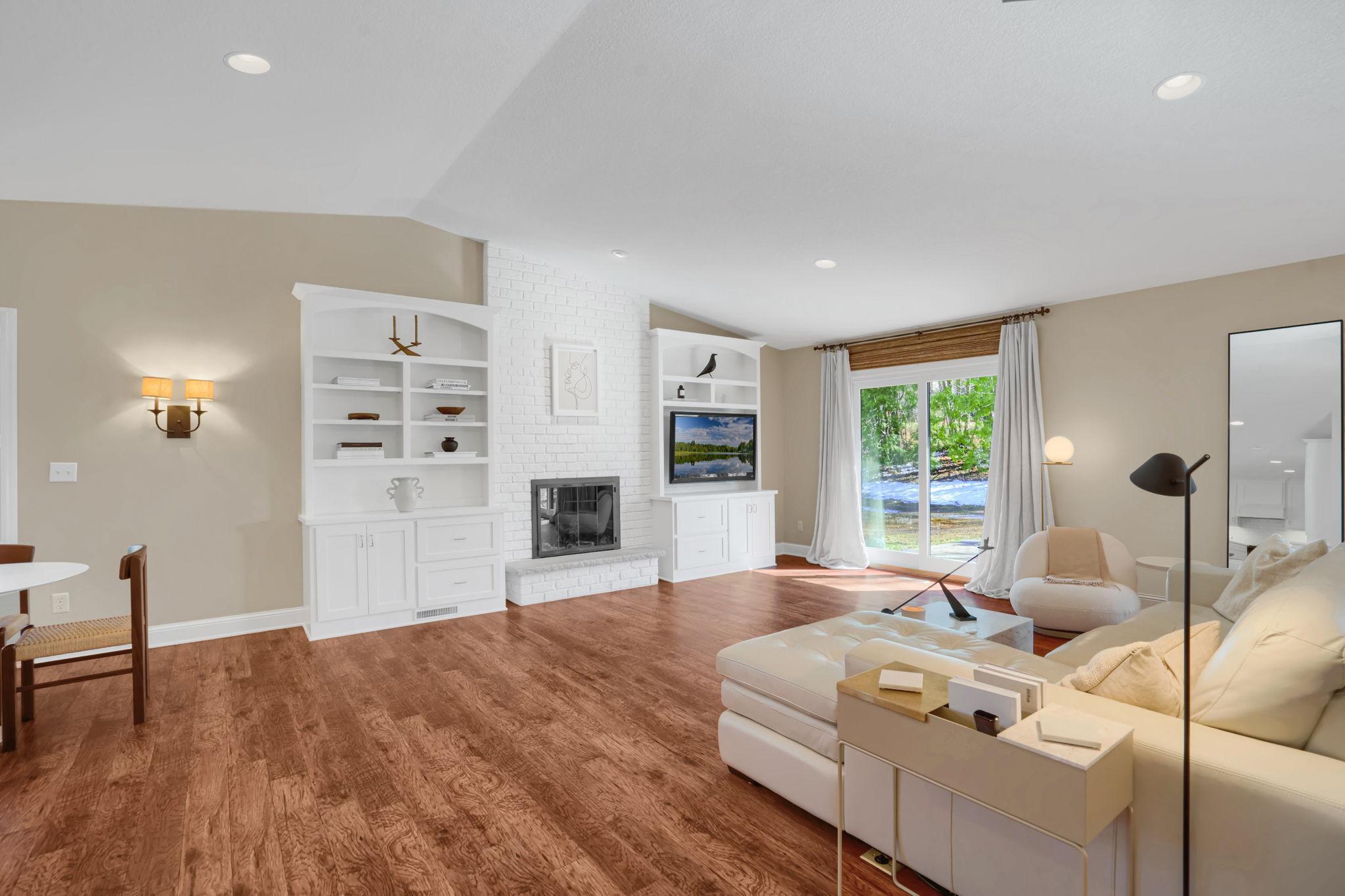 24 Jewel Lane N