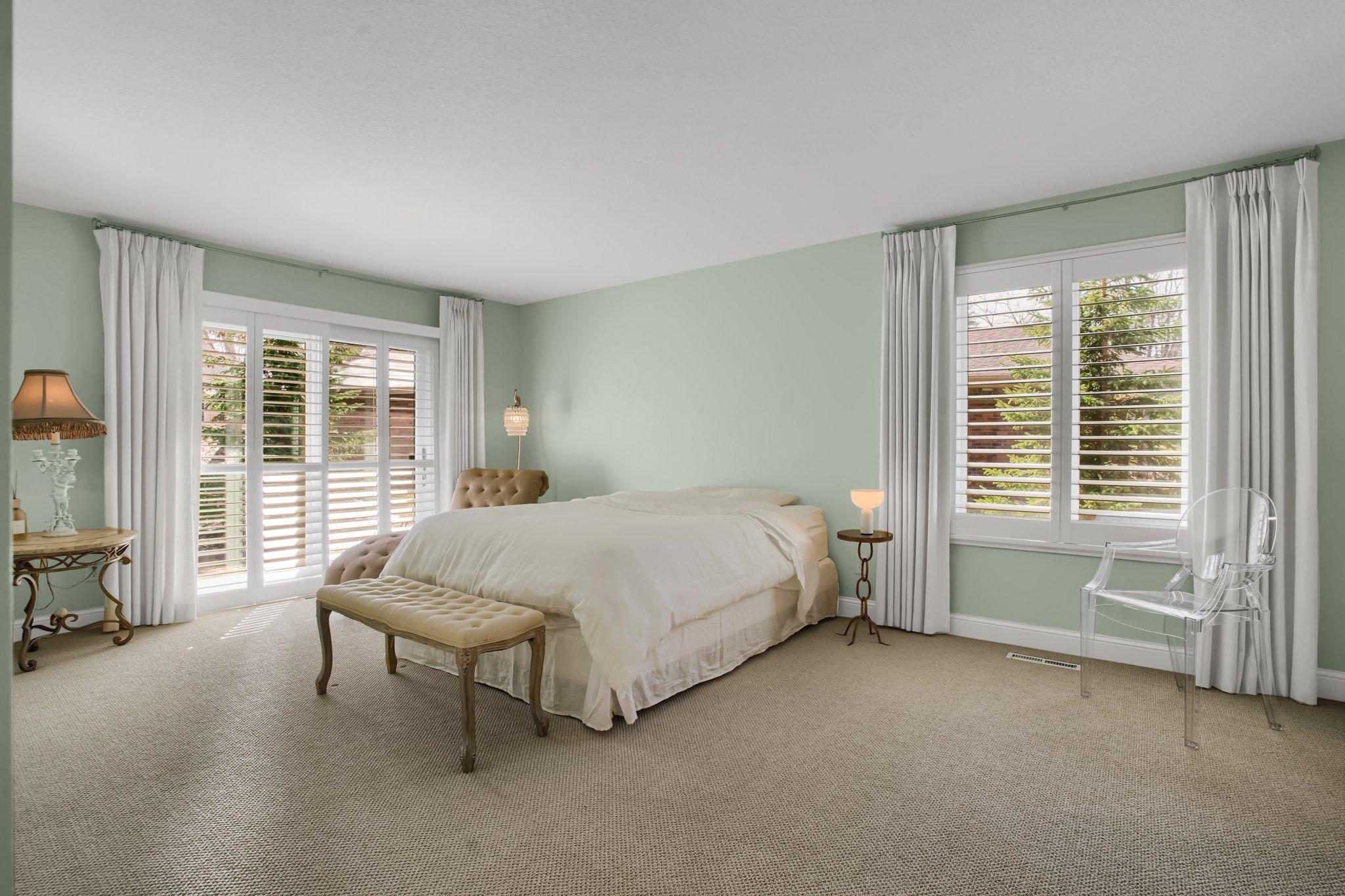24 Jewel Lane N