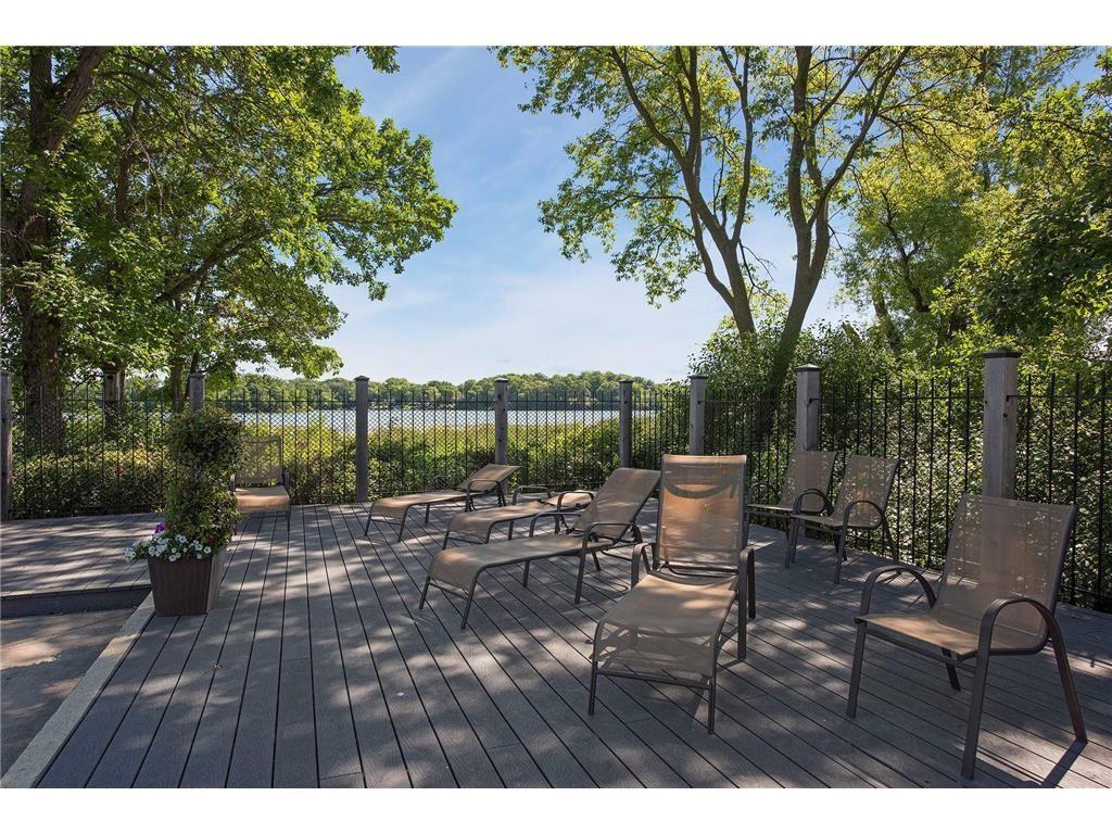 24 Jewel Lane N