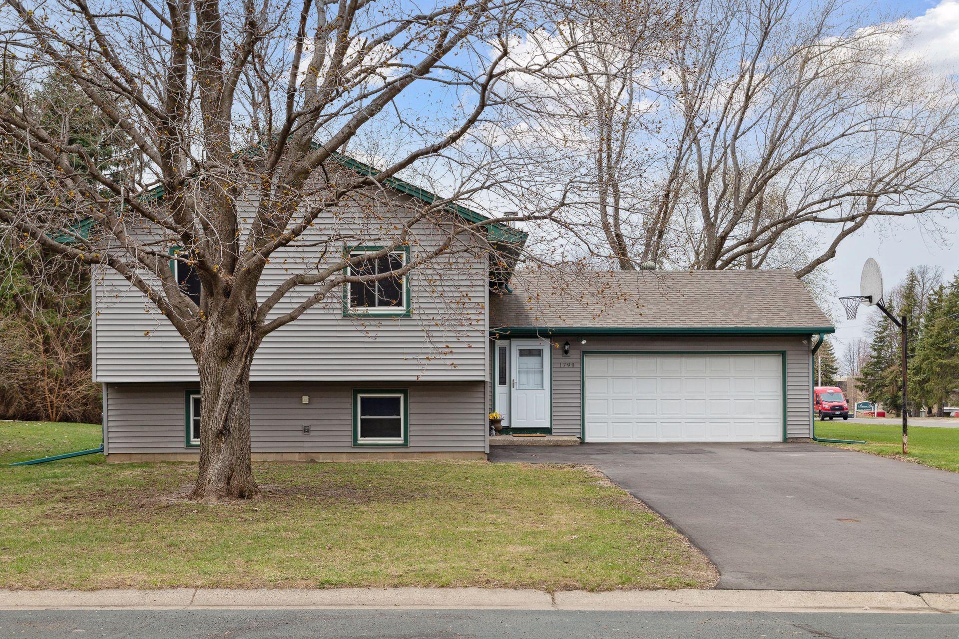 1798 Silver Bell Circle