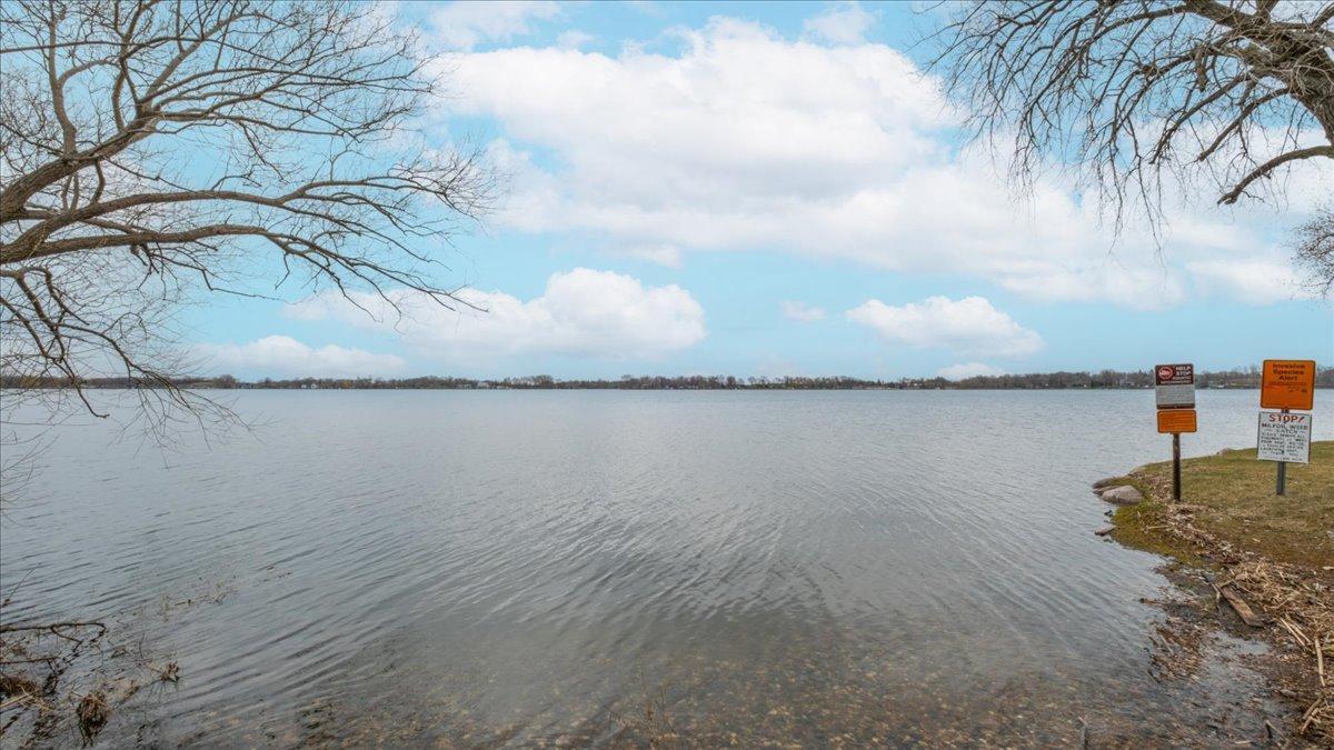 800 N Shore Drive