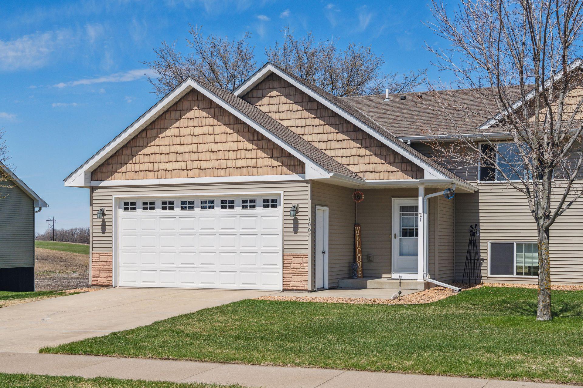 1007 White Tail Lane