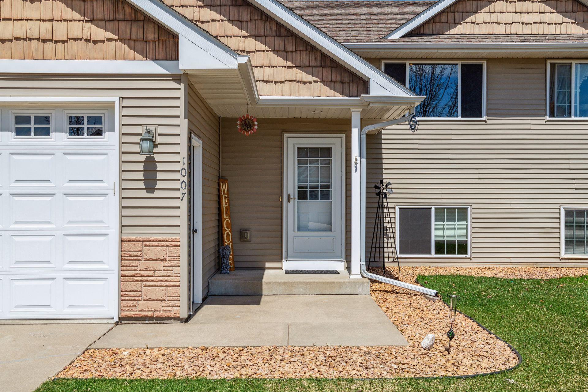 1007 White Tail Lane