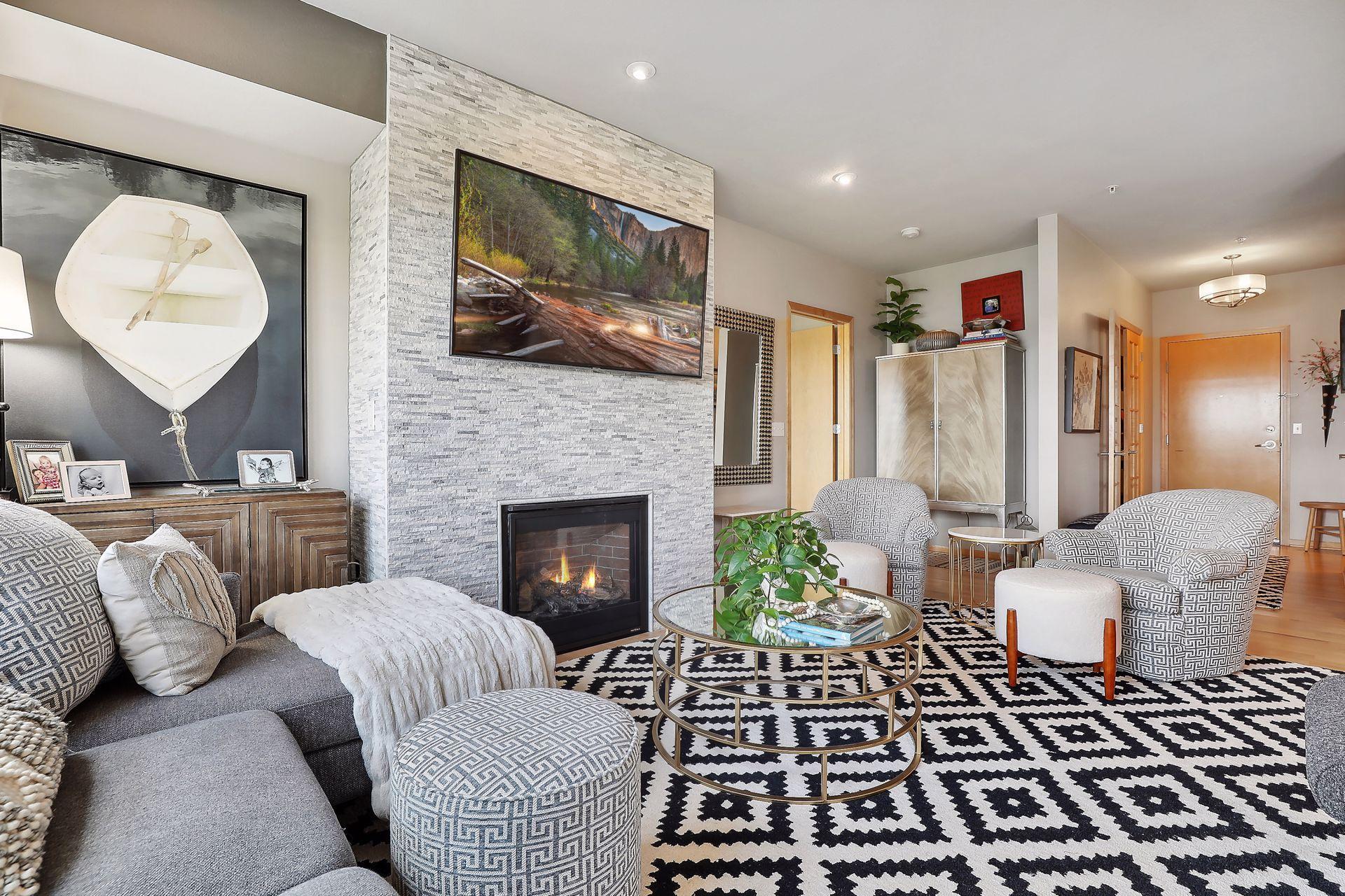 4100 Spring Street Unit: 207