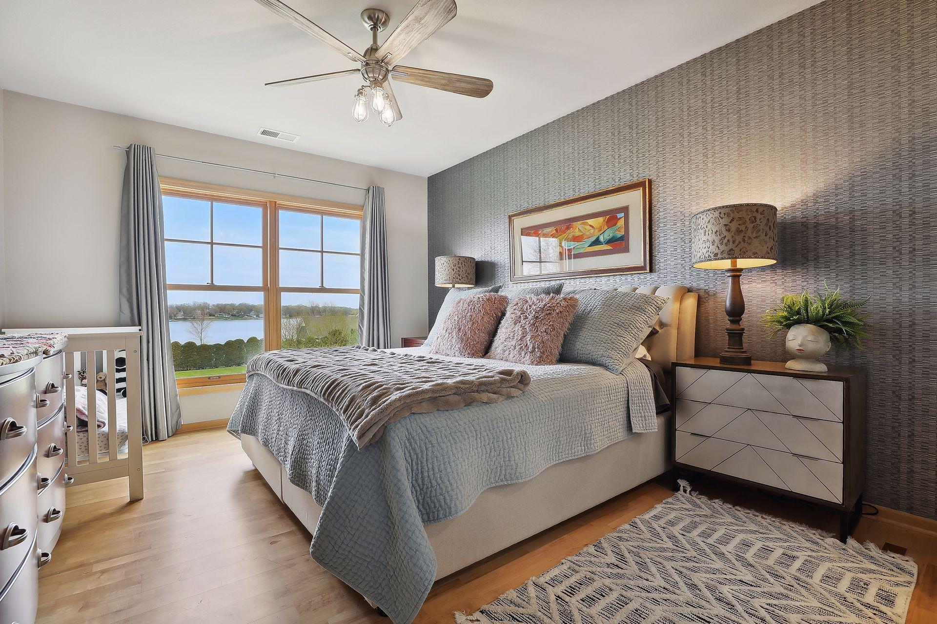 4100 Spring Street Unit: 207
