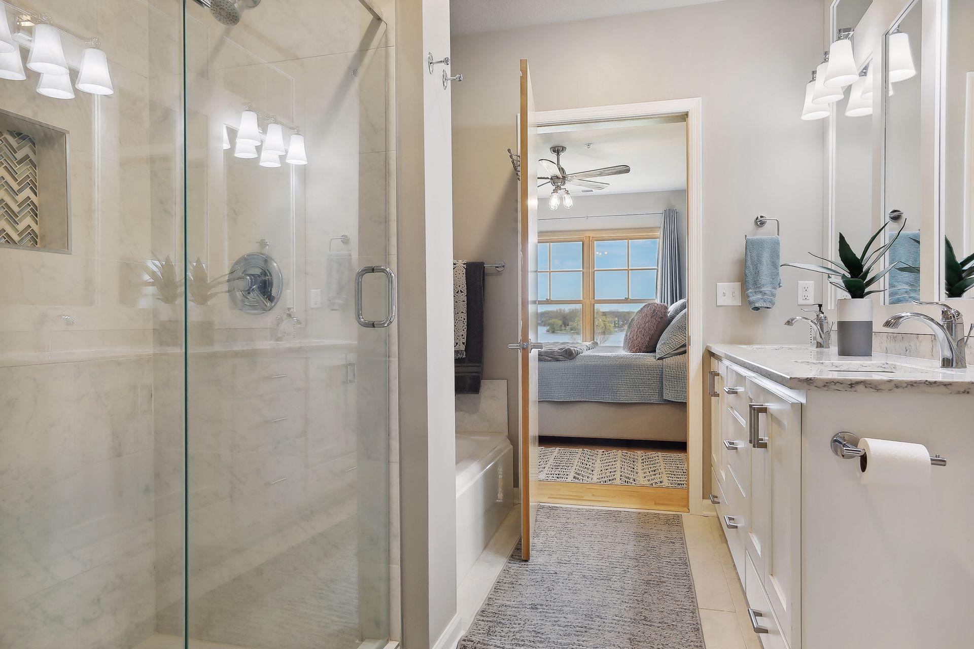 4100 Spring Street Unit: 207