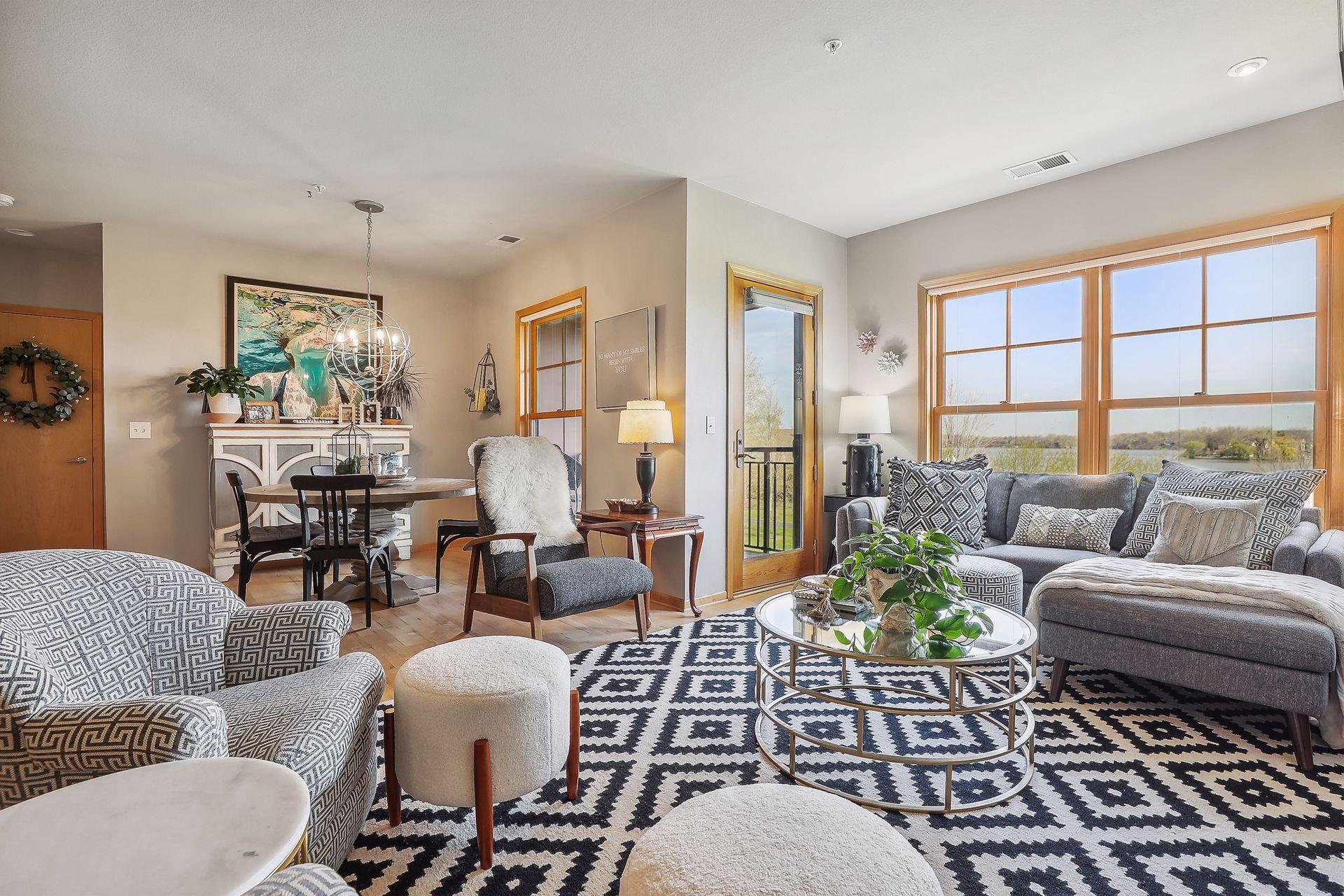 4100 Spring Street Unit: 207