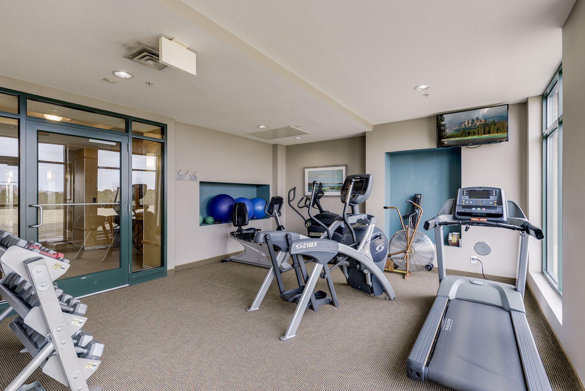 4100 Spring Street Unit: 207