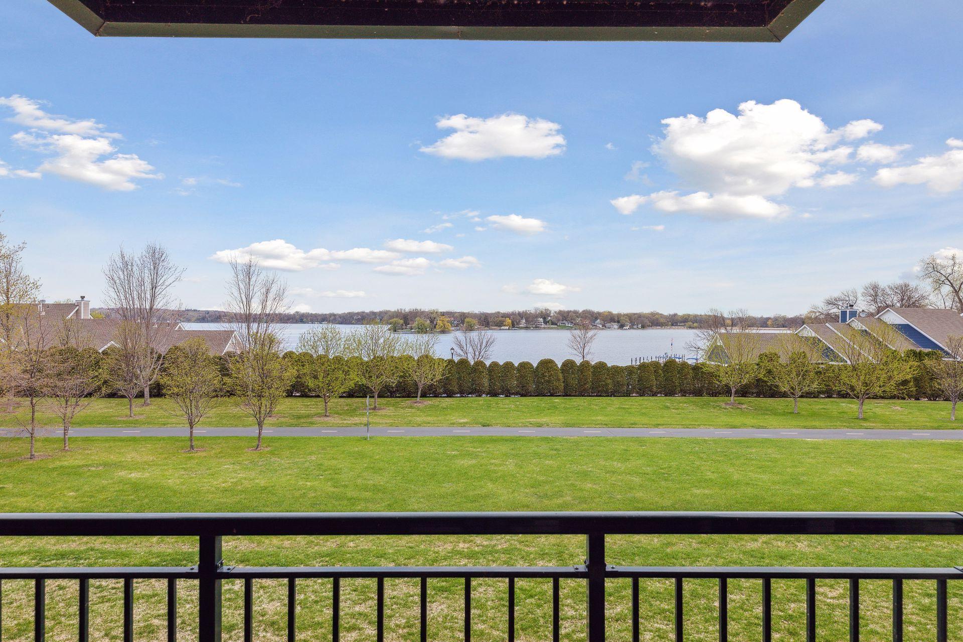 4100 Spring Street Unit: 207
