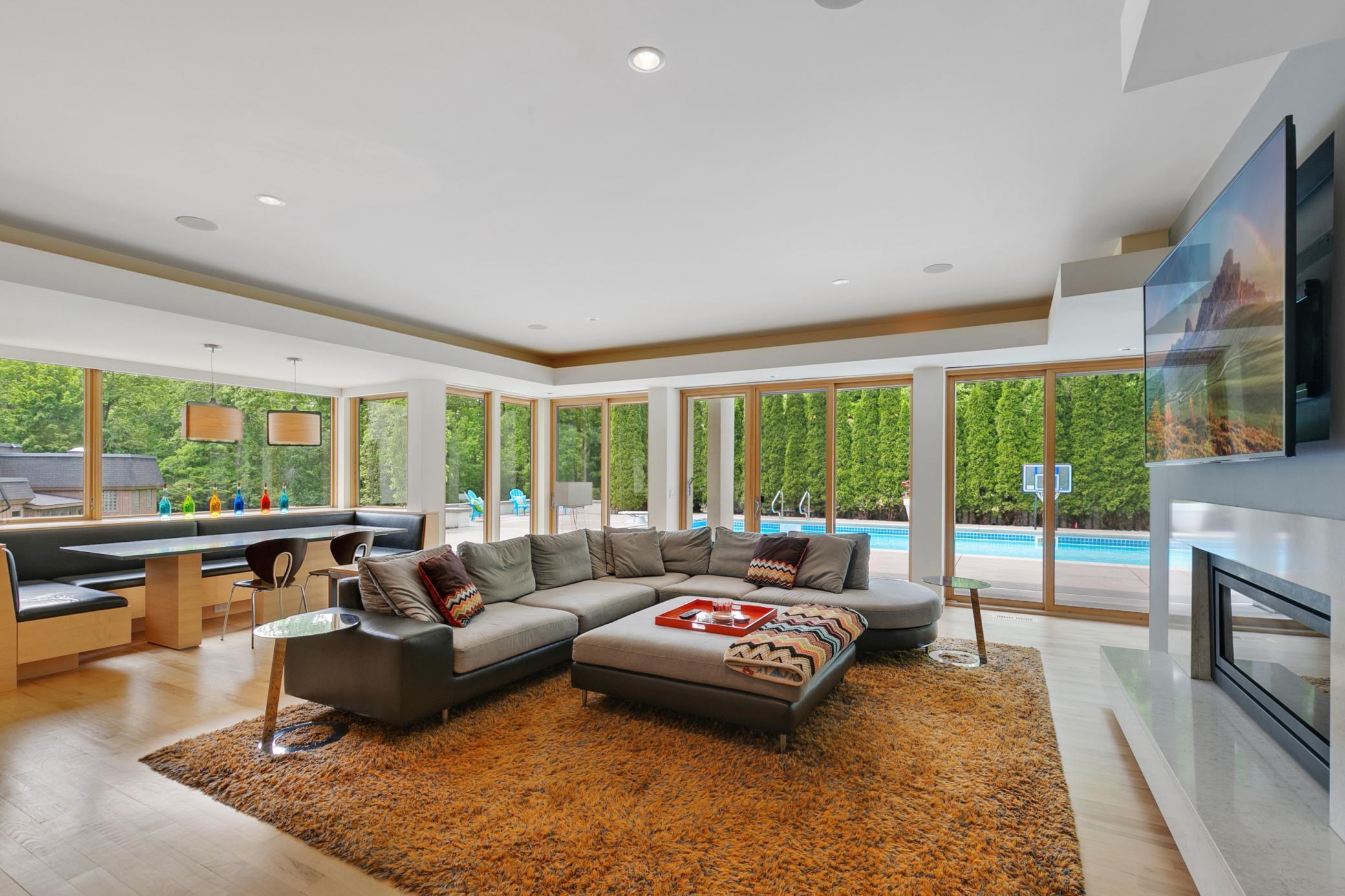 1255 Sylvandale Road